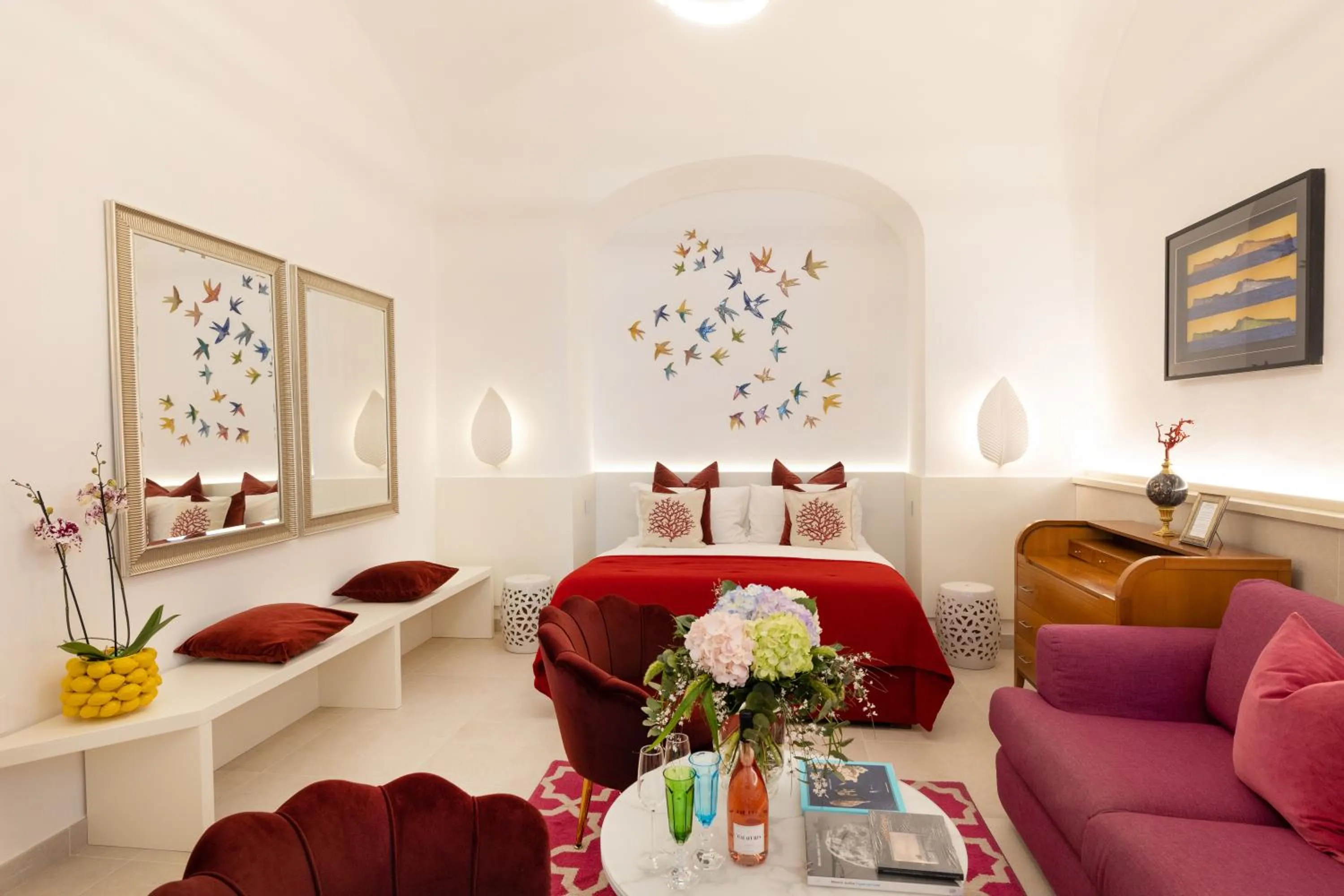 Photo of the whole room in Suite Belvedere Capri Exclusive Rooms