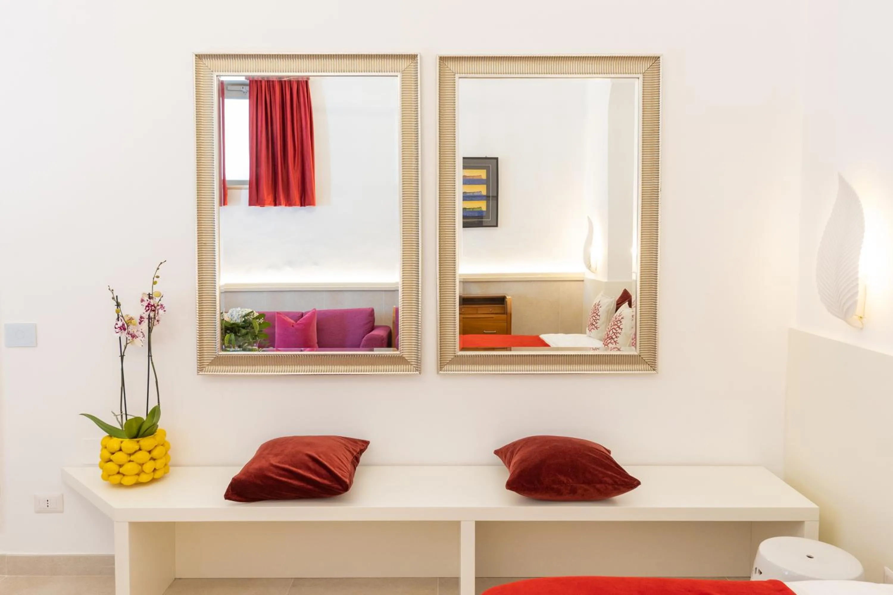 Decorative detail, Bed in Suite Belvedere Capri Exclusive Rooms