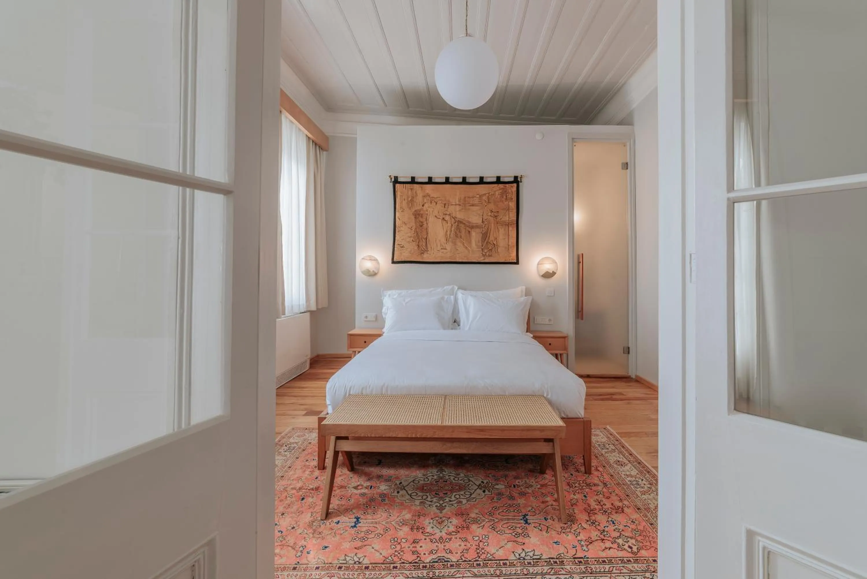 Photo of the whole room, Bed in Karargah Urla