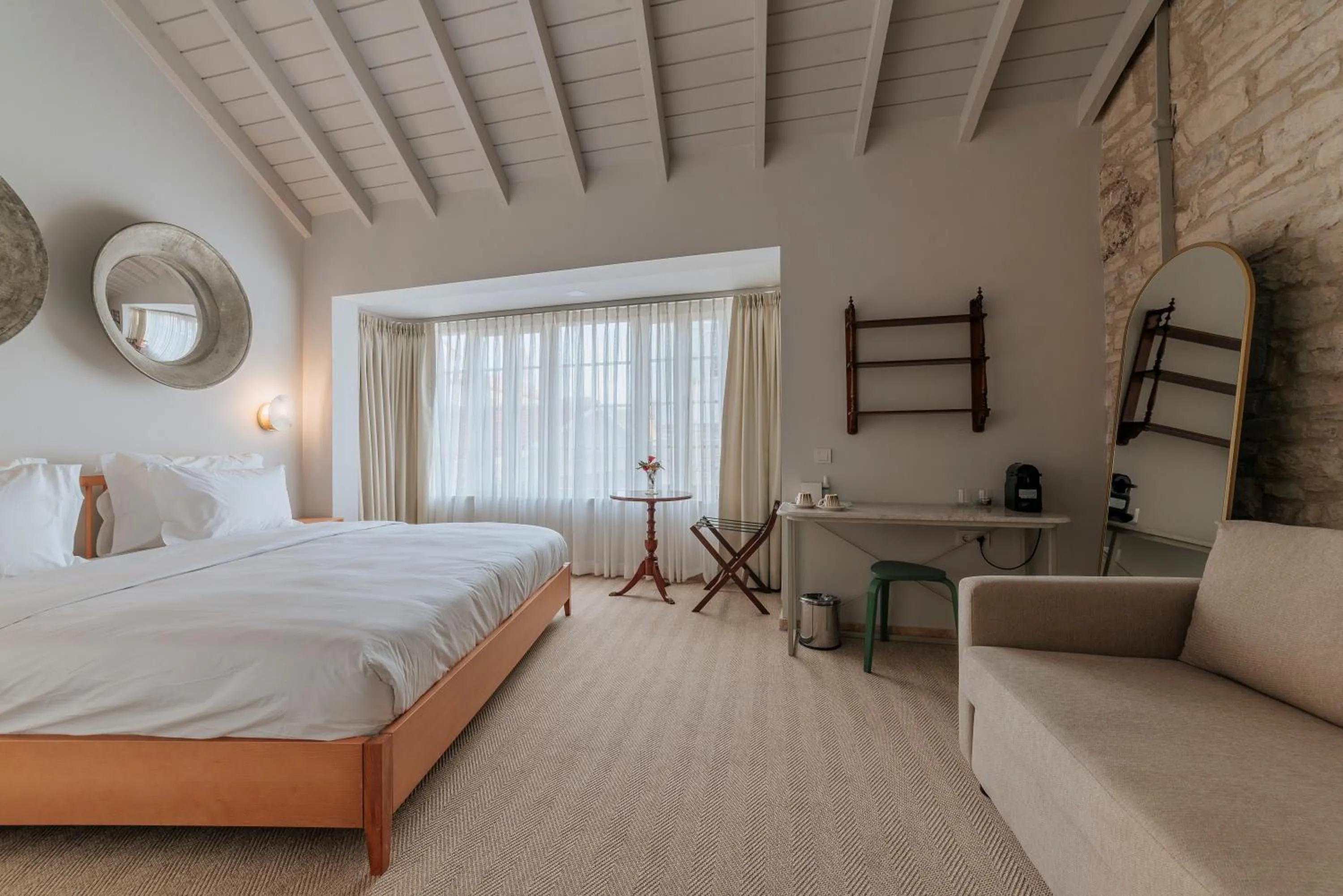 Photo of the whole room, Bed in Karargah Urla