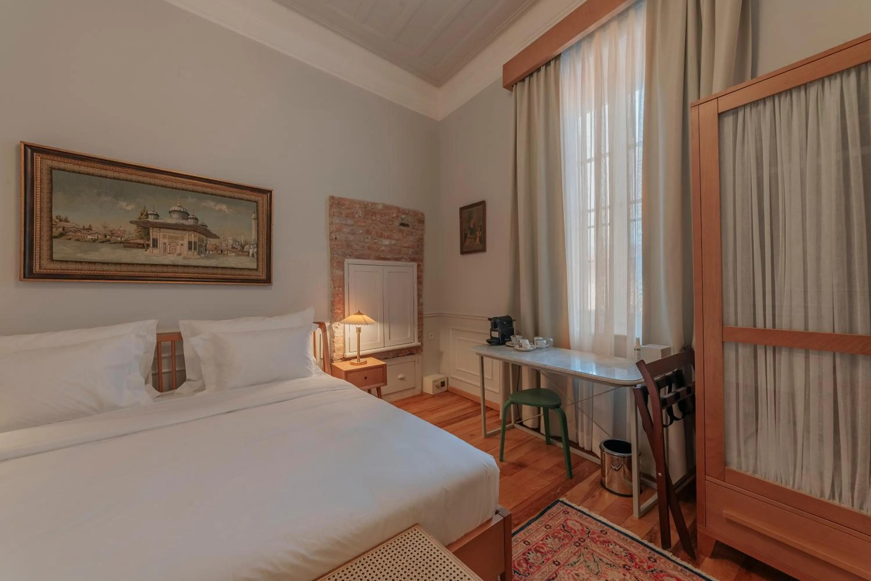 Bed in Karargah Urla