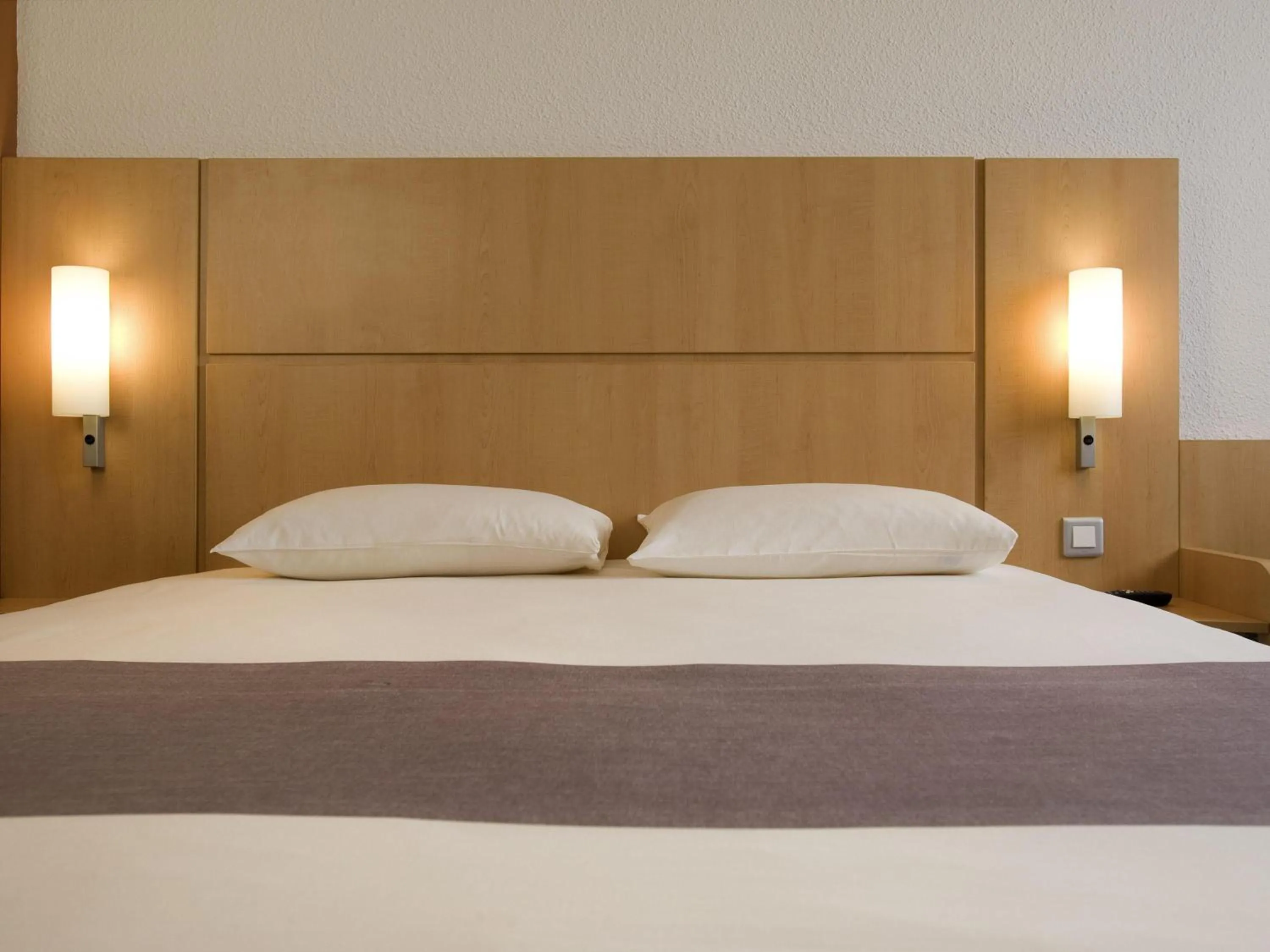 Bedroom, Bed in Ibis Cotonou