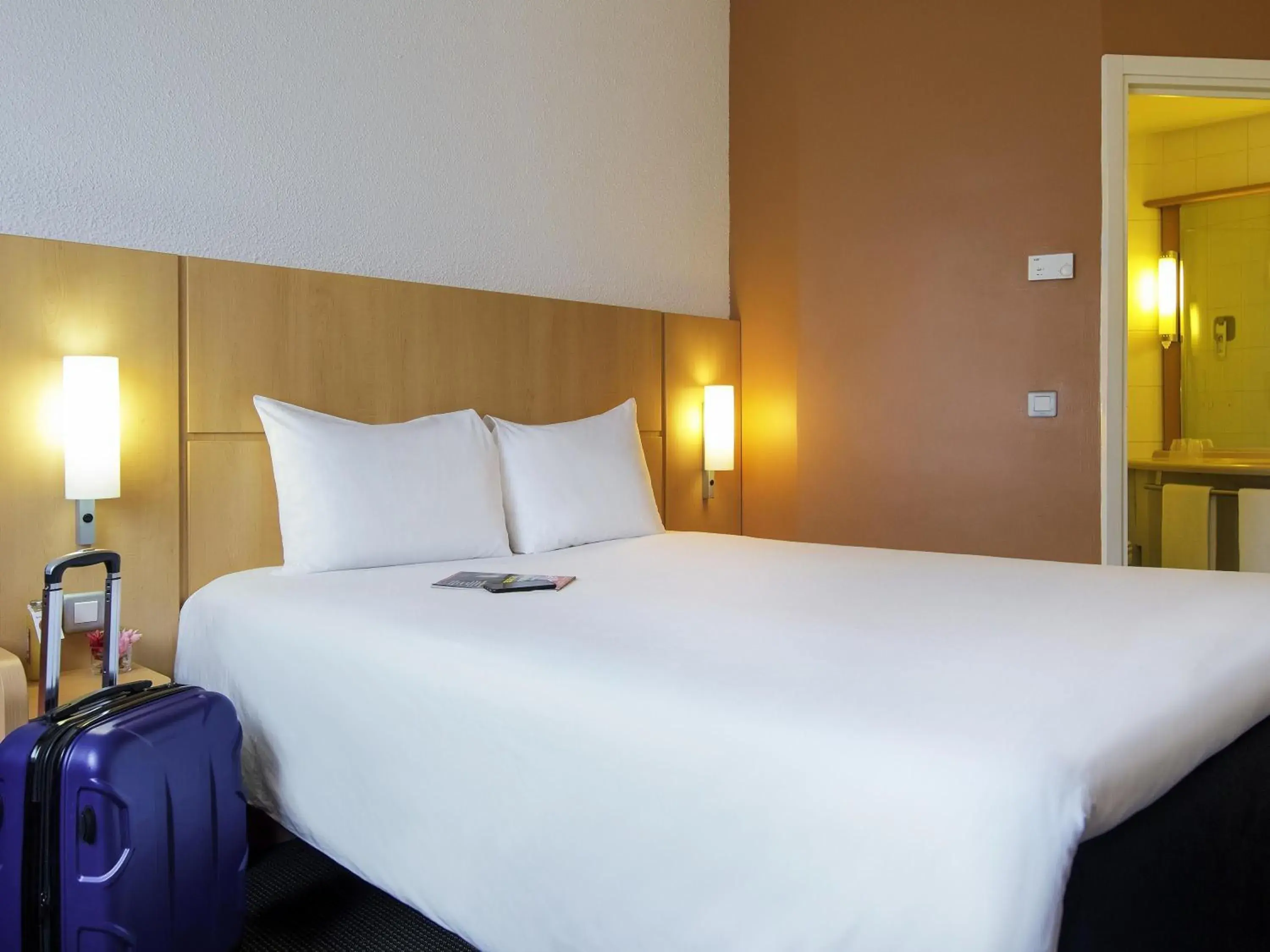 Bedroom, Bed in Ibis Cotonou Bedroom, Bed in Ibis Cotonou