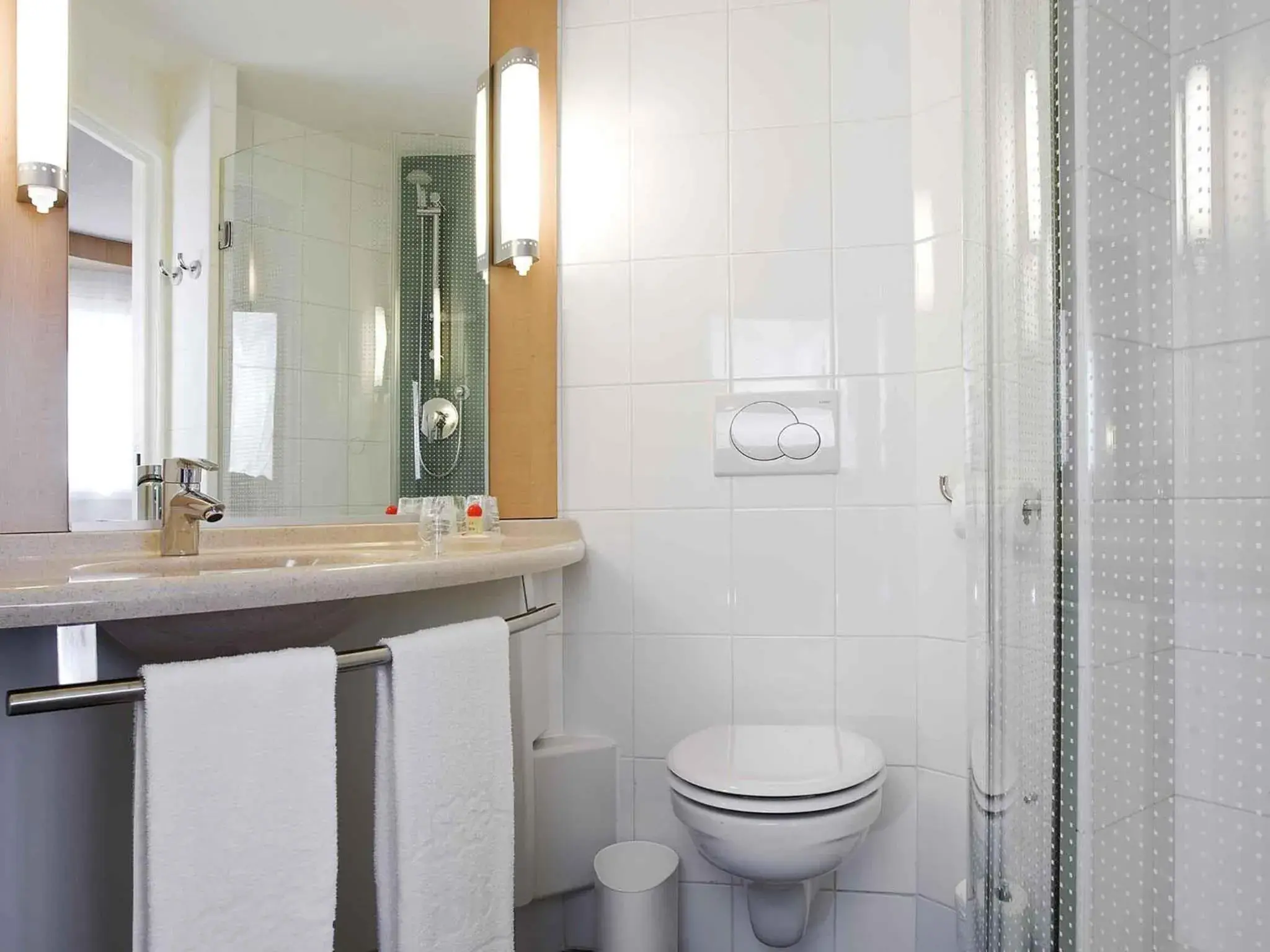 Bedroom in Ibis Cotonou Bedroom in Ibis Cotonou