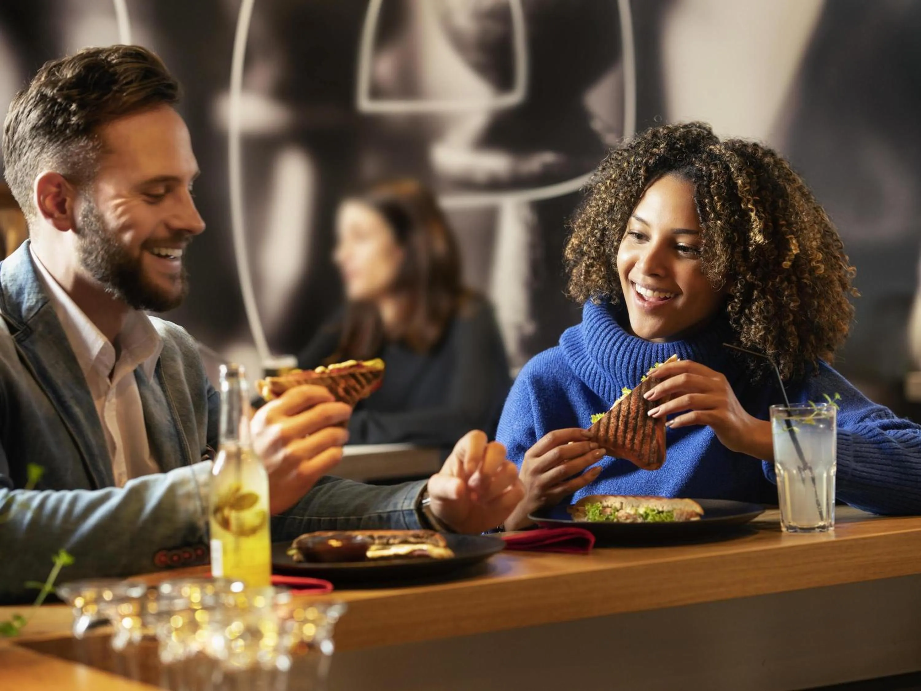 Lounge or bar in Ibis Cotonou