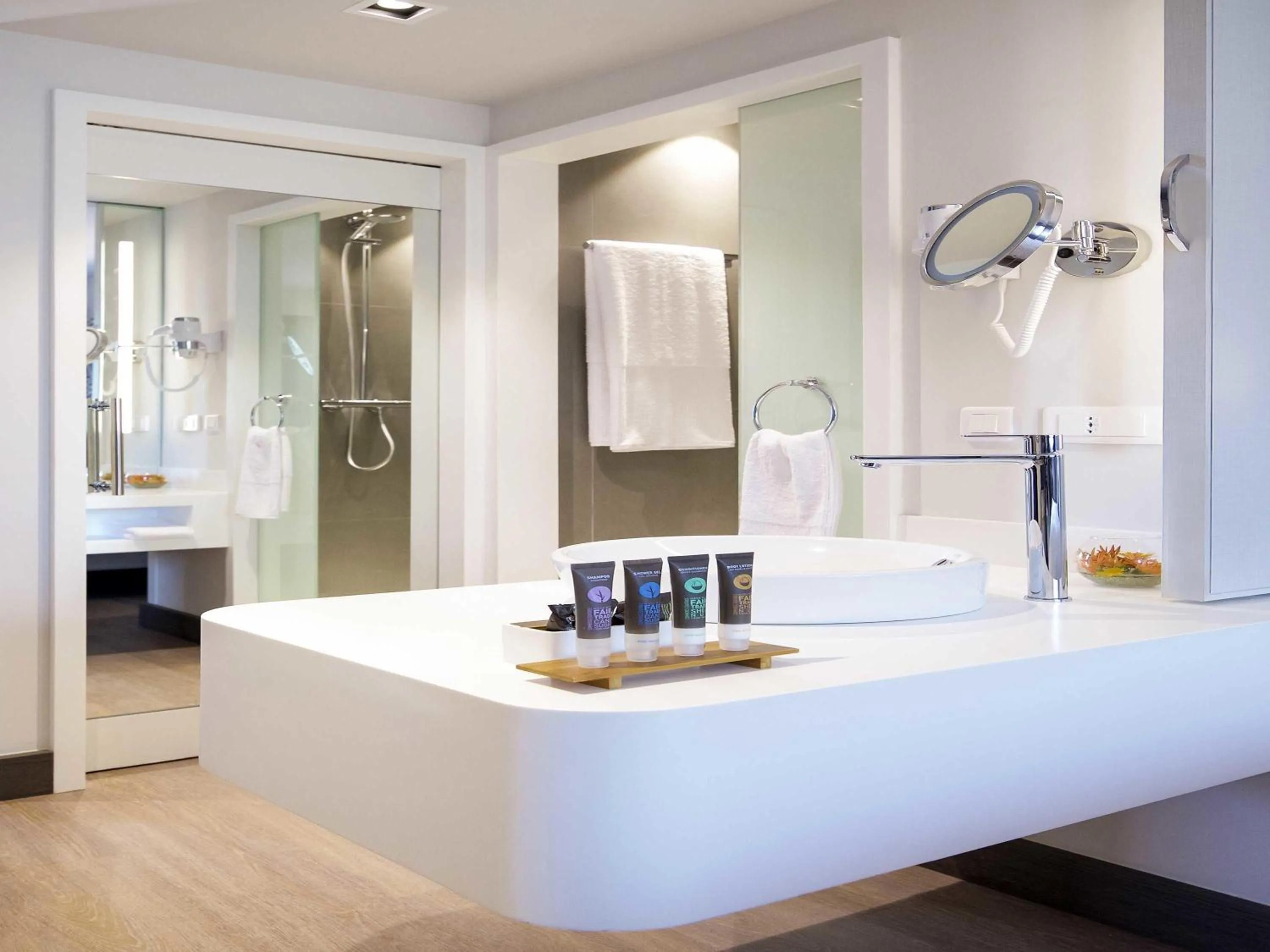 Bedroom in Novotel Cotonou Orisha