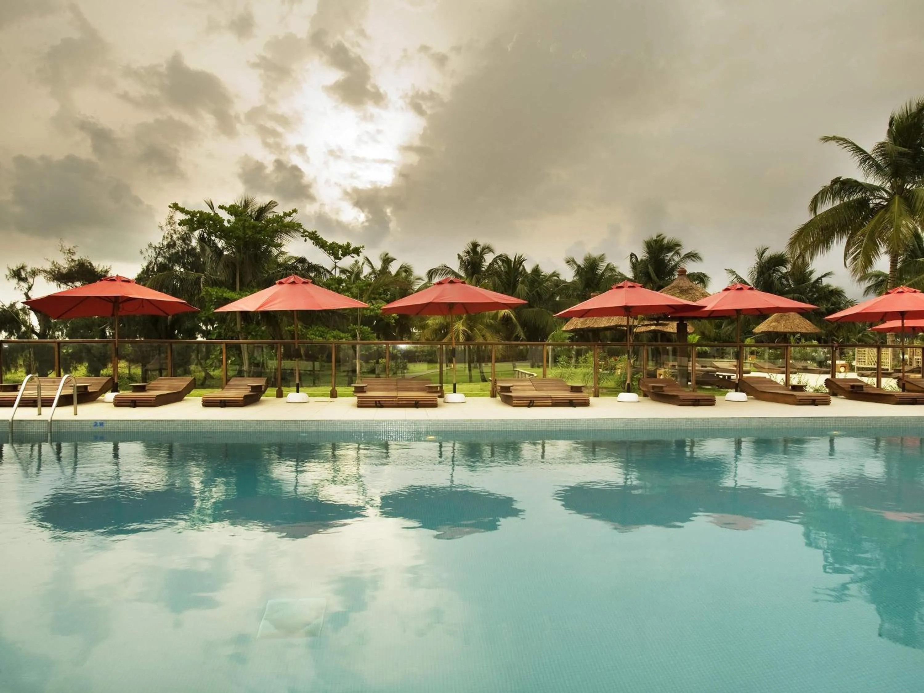 Pool view in Novotel Cotonou Orisha