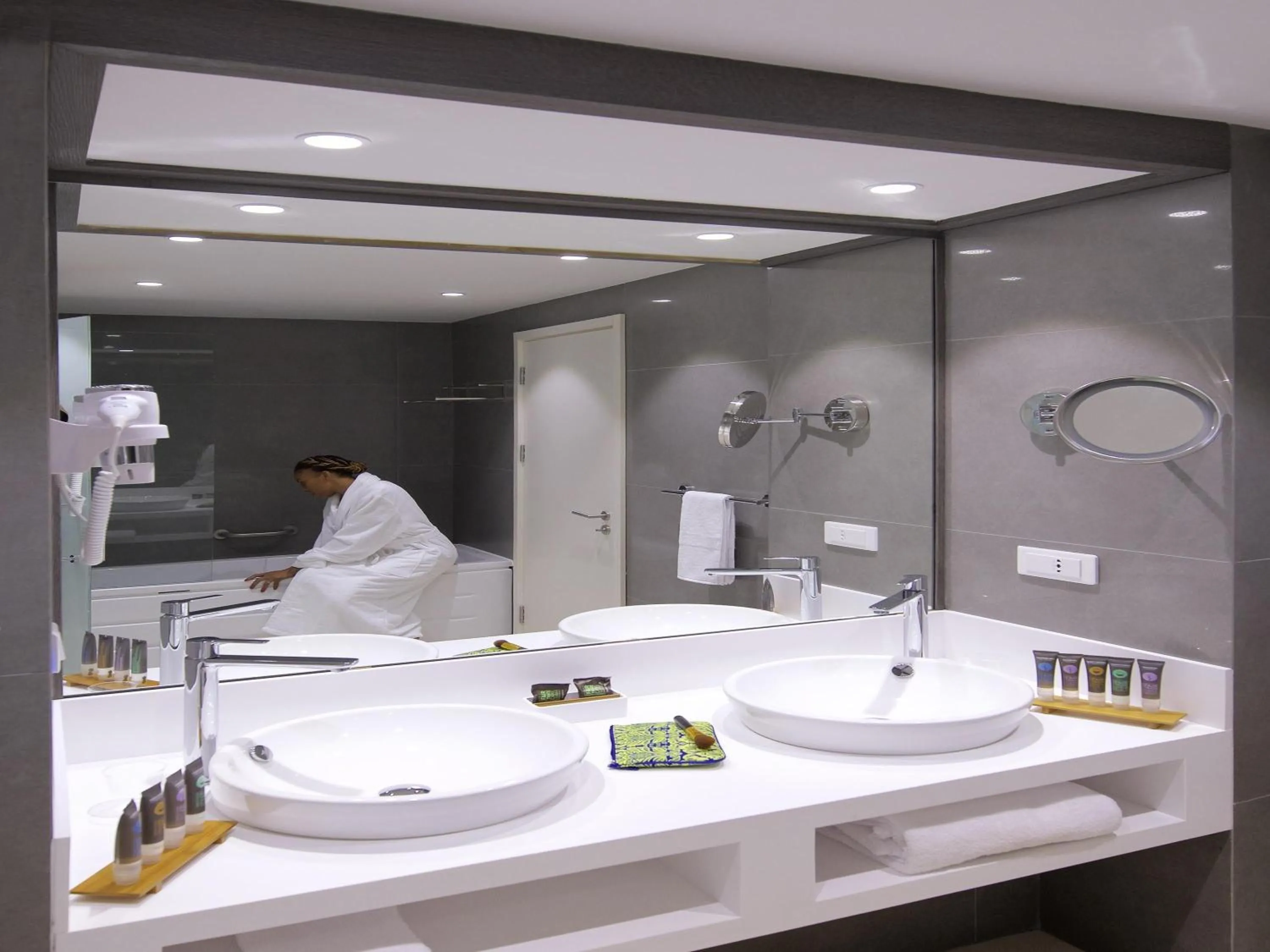 Bedroom in Novotel Cotonou Orisha