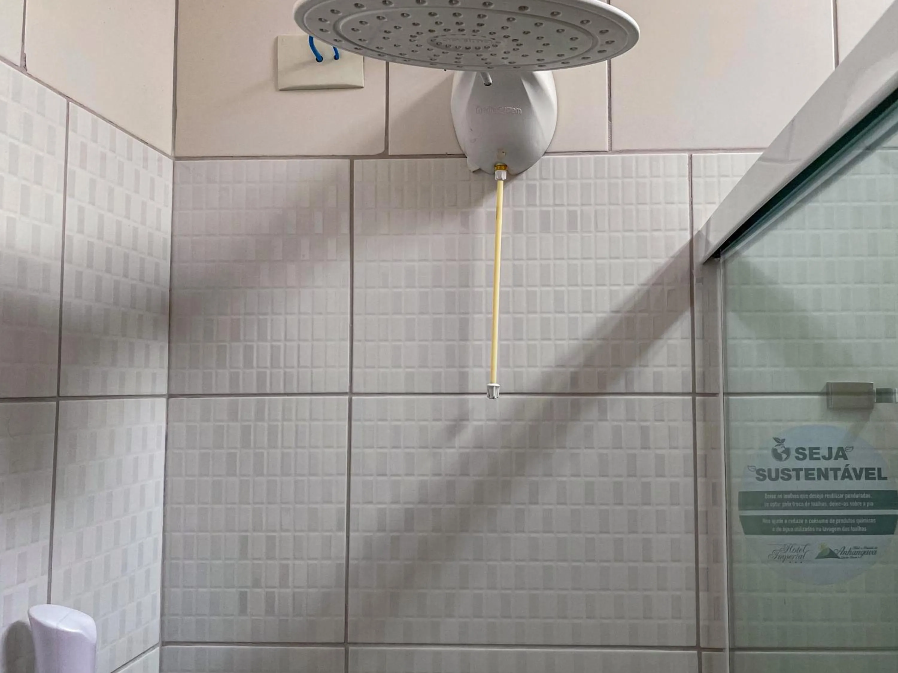 Shower in Pousada do Anhangava