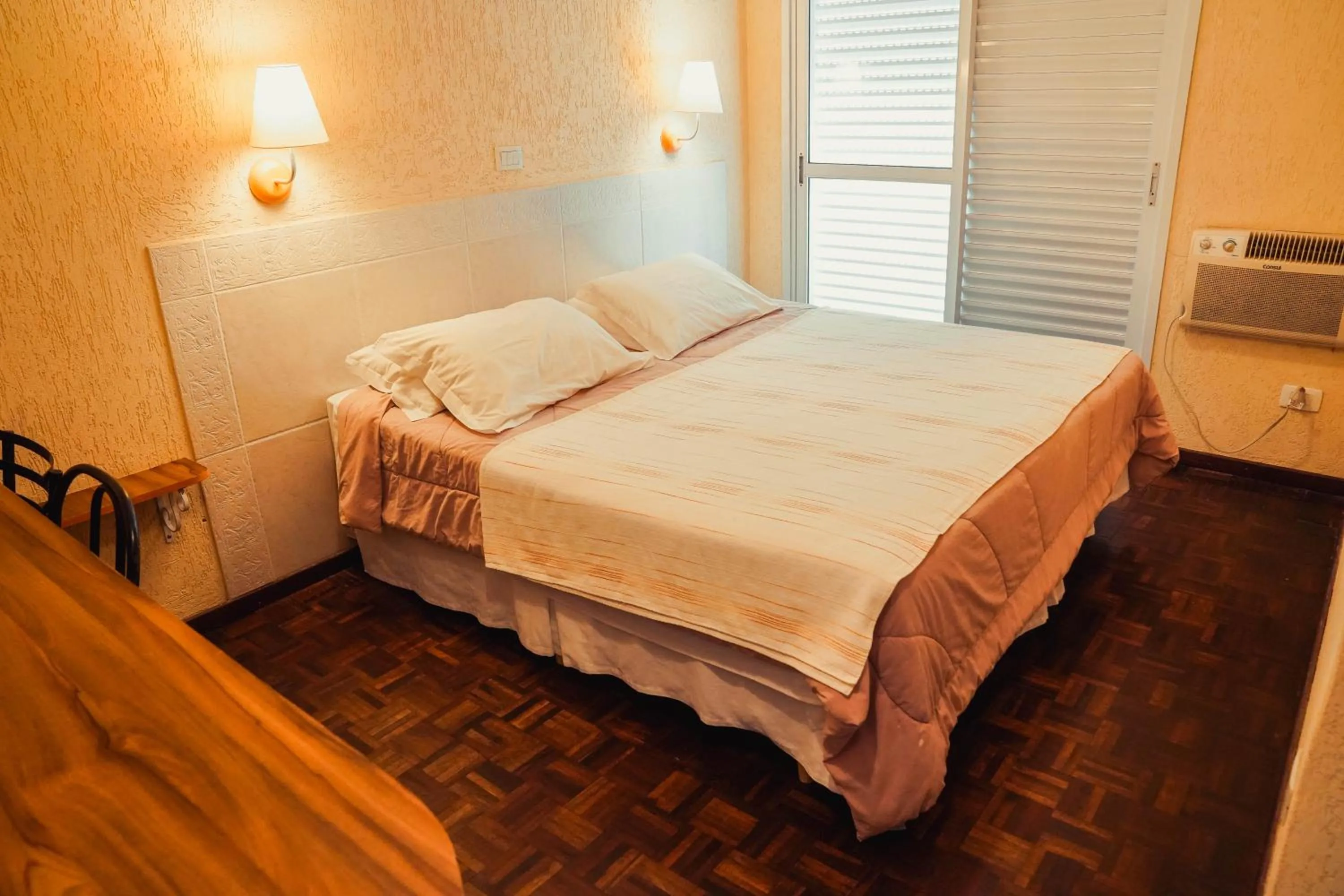 Photo of the whole room, Bed in Pousada do Anhangava