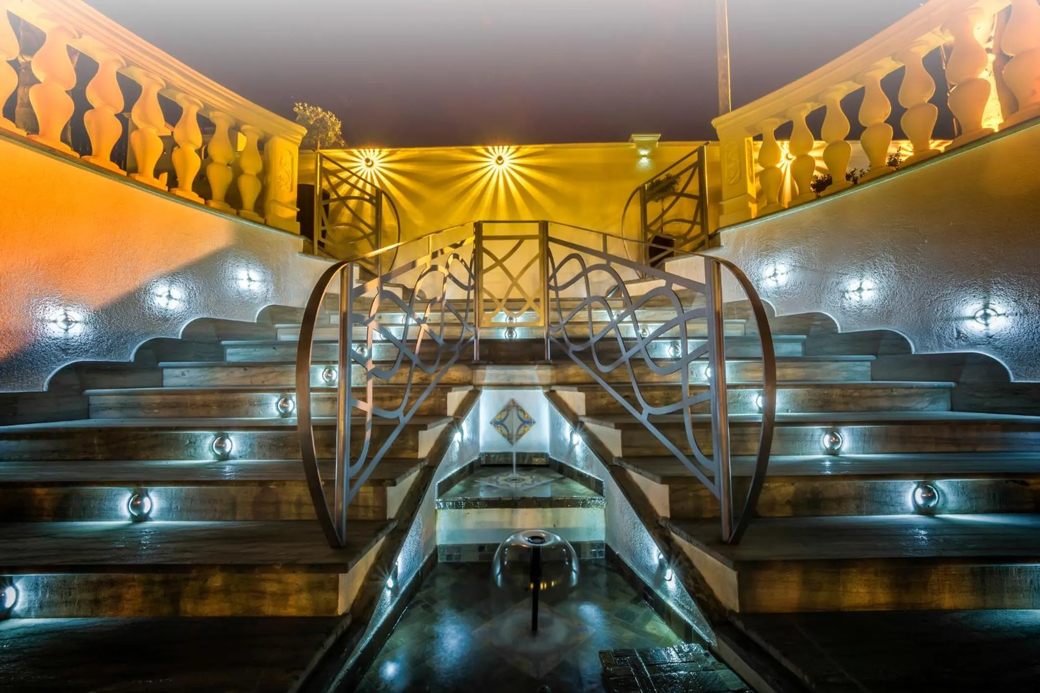 Property building in Leon D'Oro