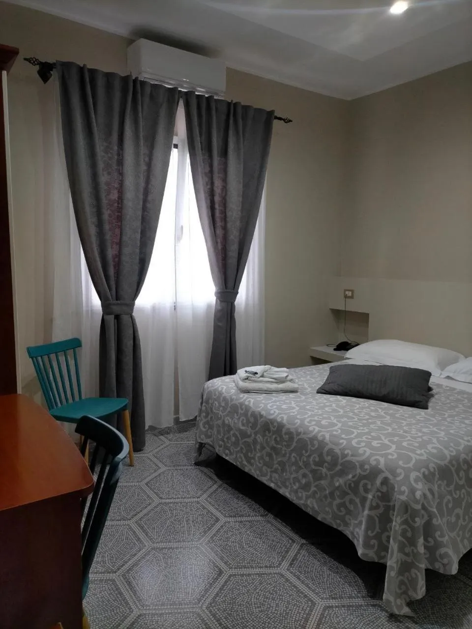 wedding, Bed in Leon D'Oro