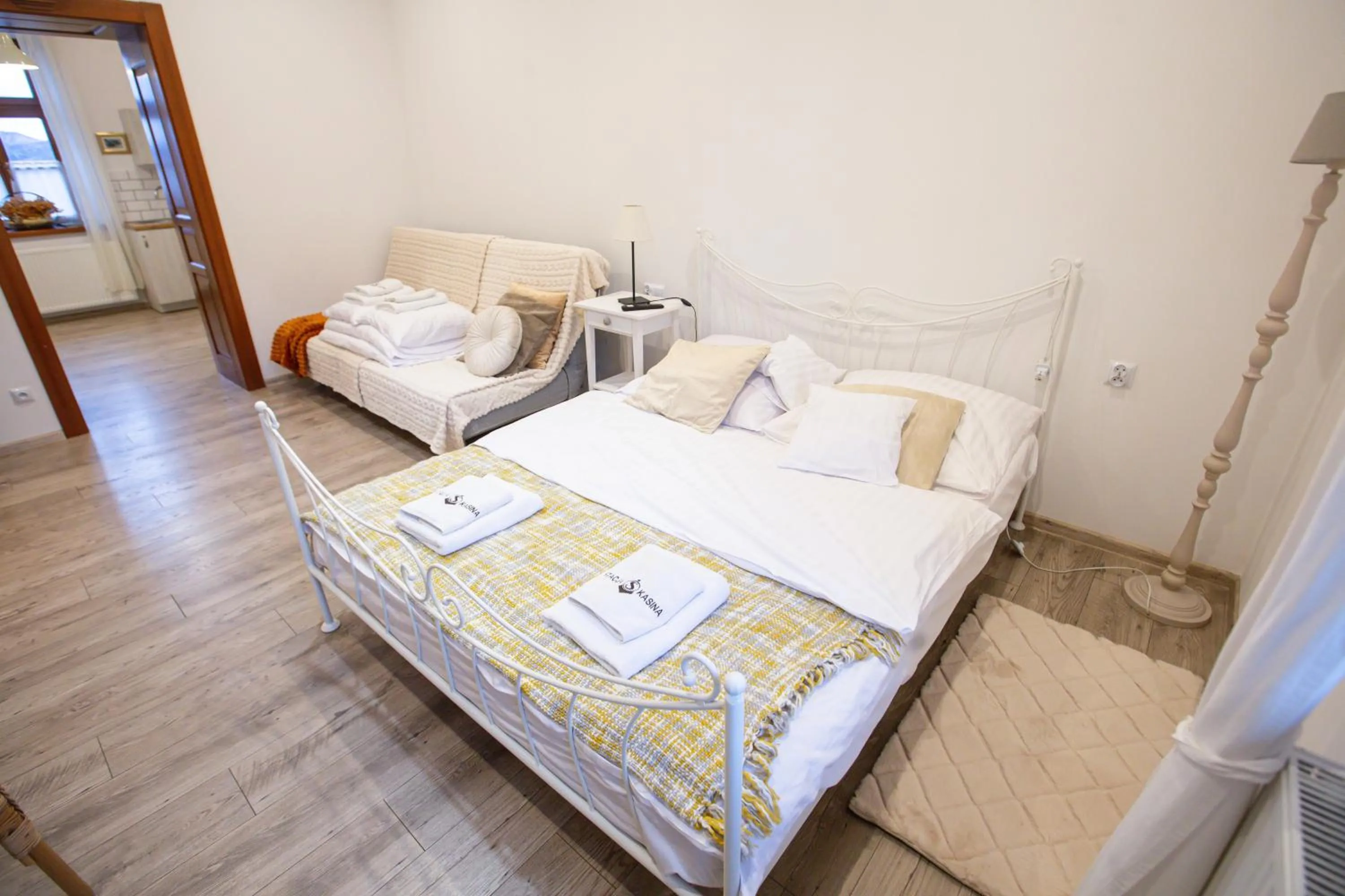 Bed in Apartamenty Stacja Kasina
