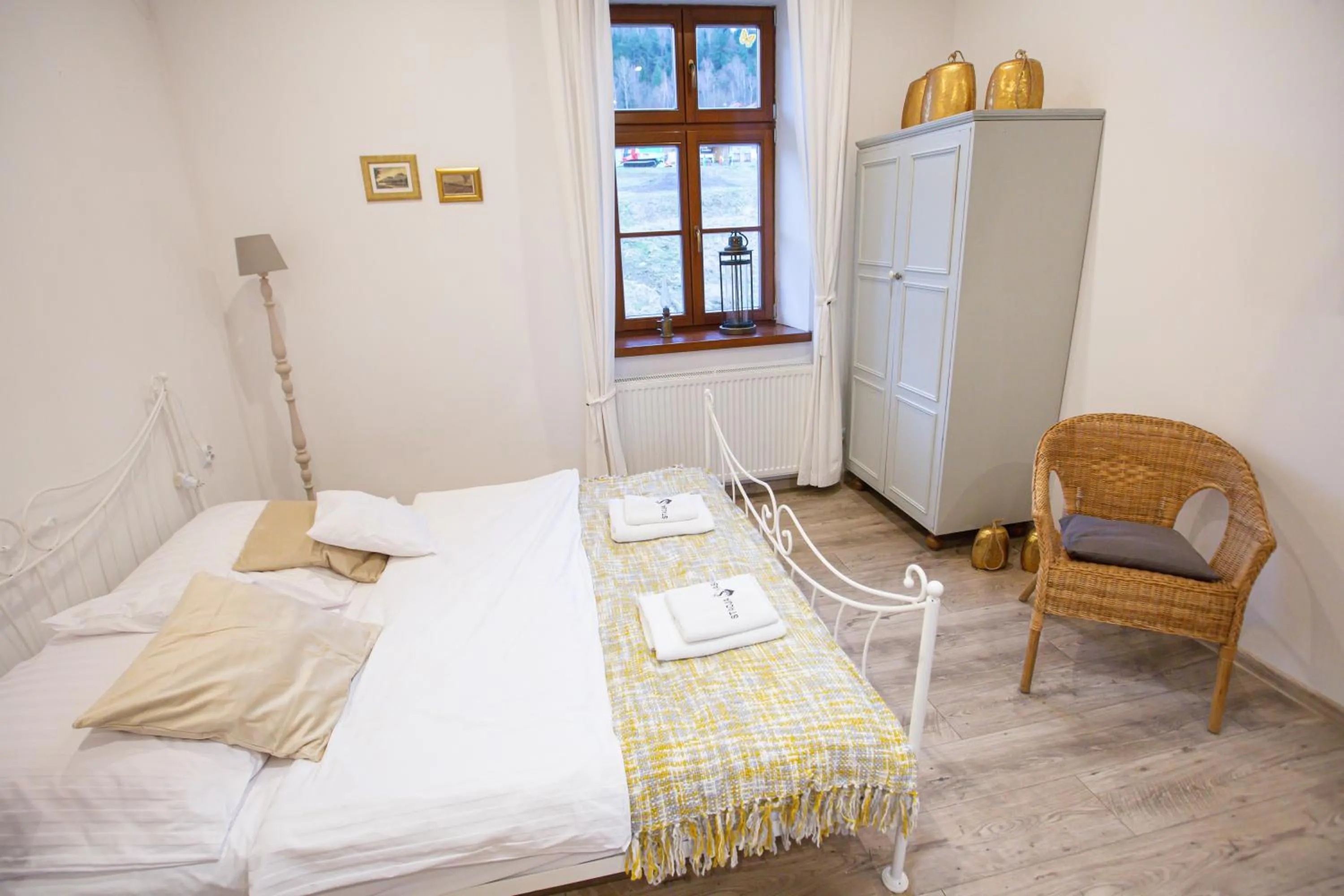 Bed in Apartamenty Stacja Kasina