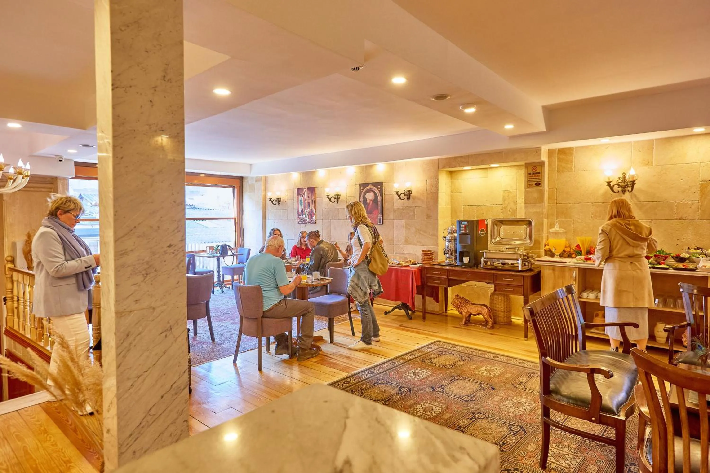 Restaurant/places to eat in Ardey Hotel