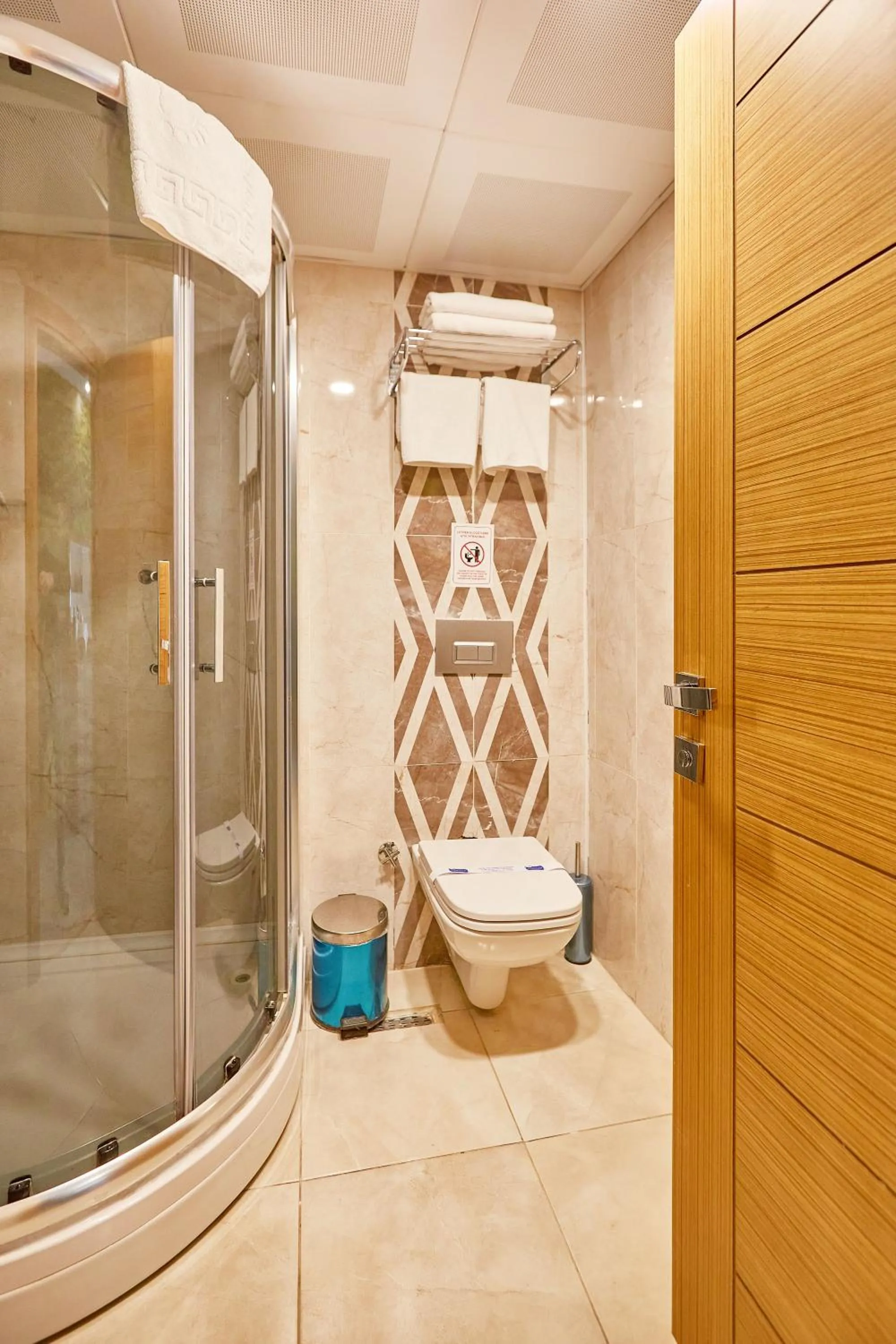 Bathroom in Ardey Hotel