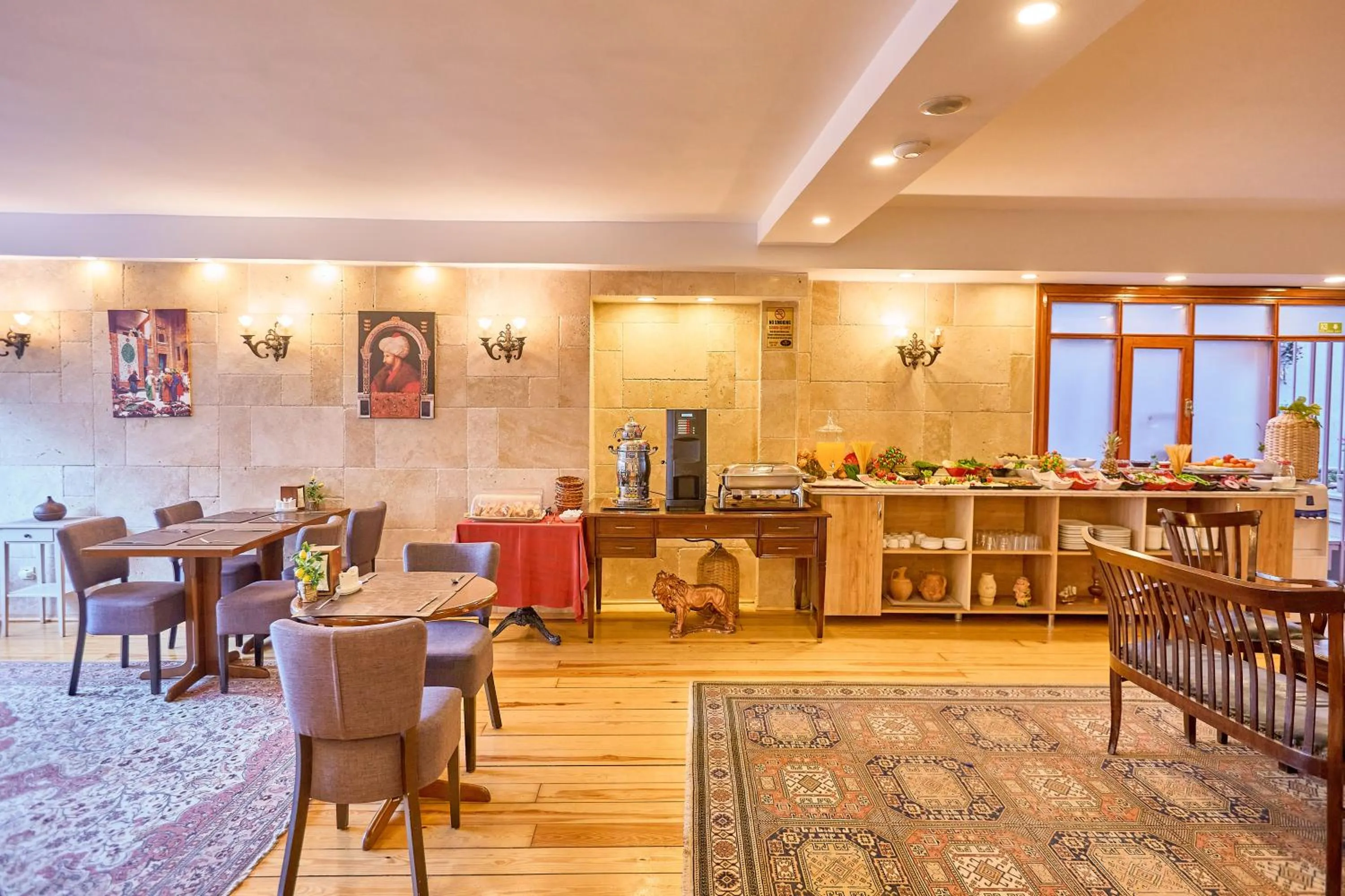 Restaurant/places to eat in Ardey Hotel