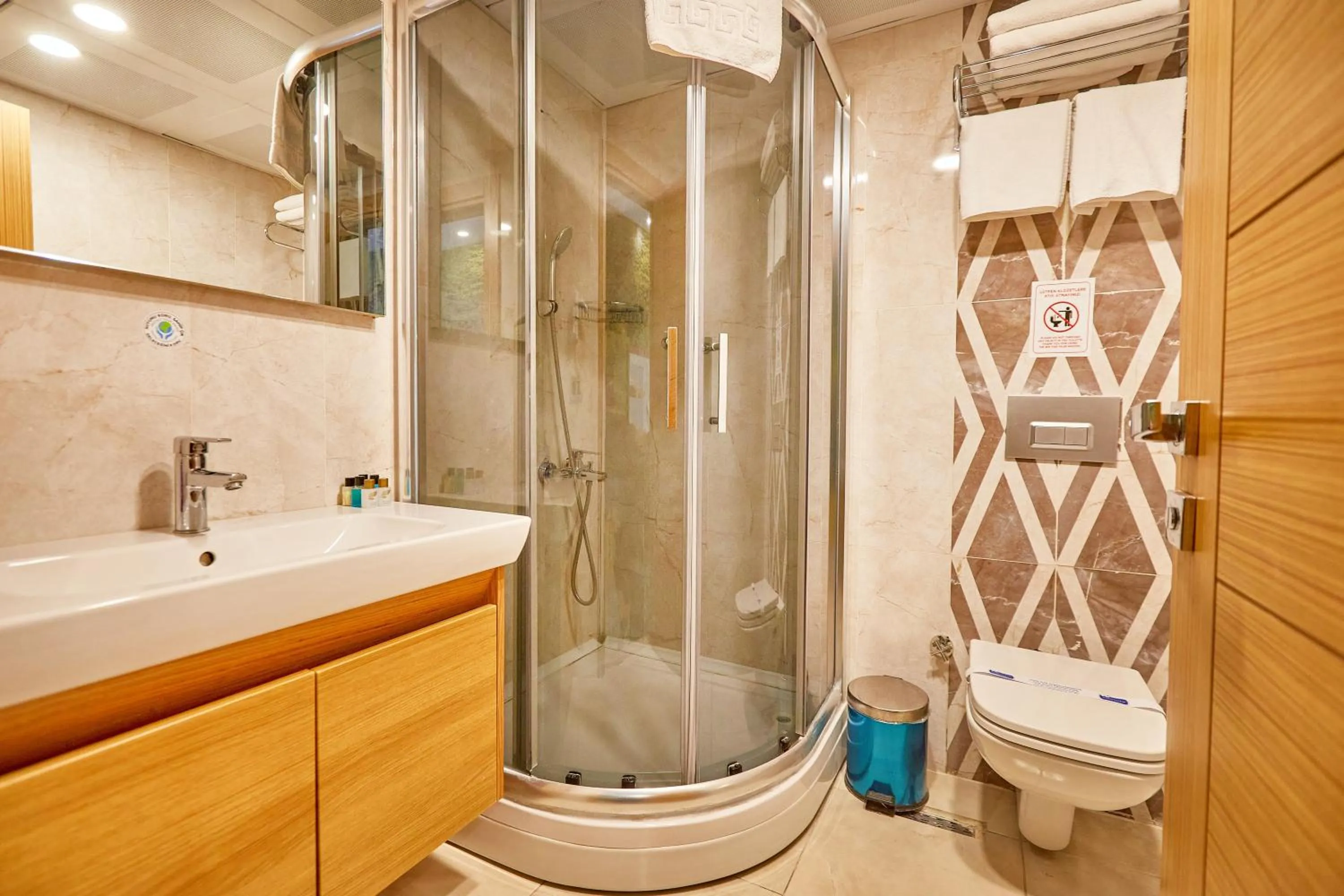 Bathroom in Ardey Hotel