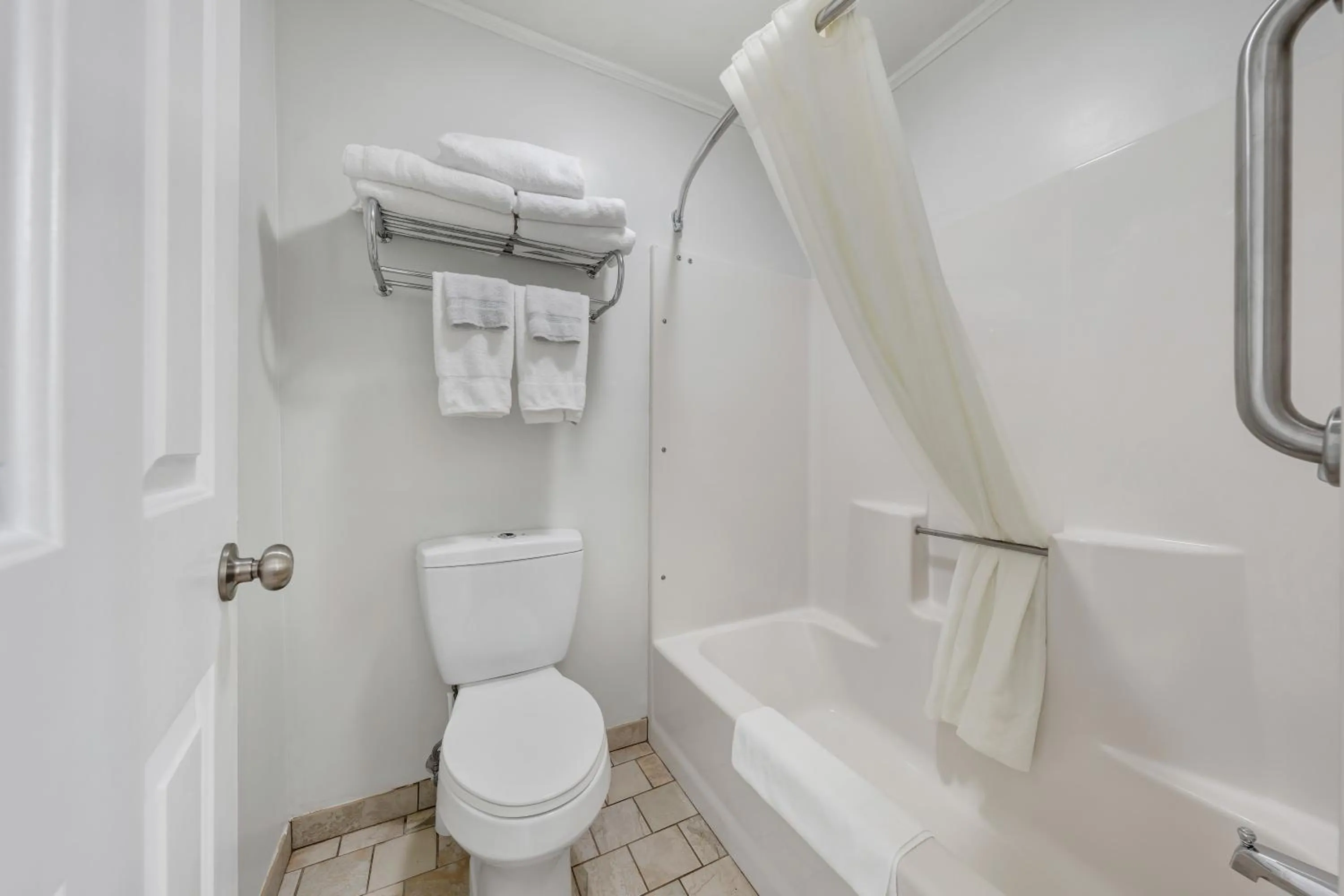 Bathroom in Halesford Harbour Resort - Smith Mountain Lake