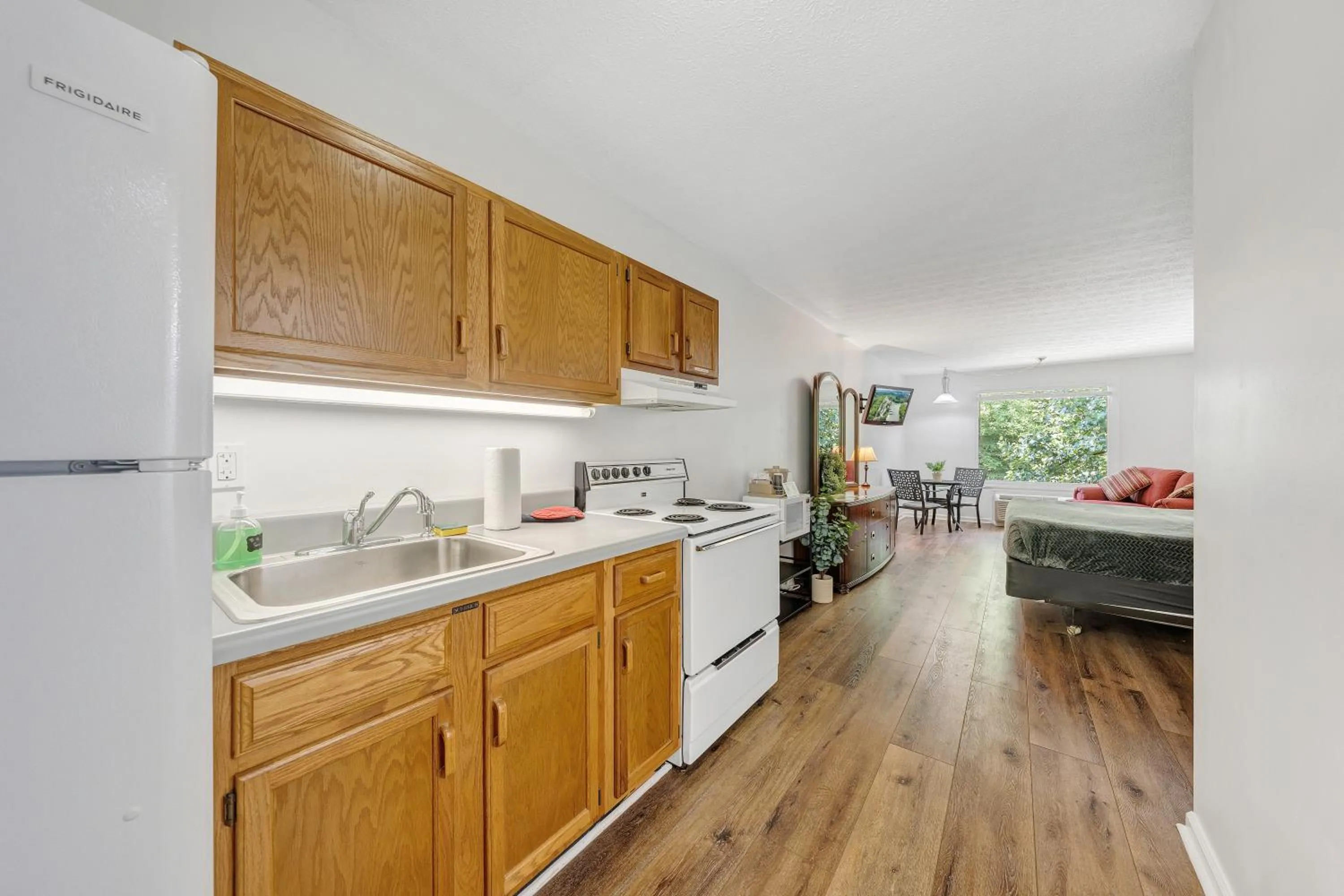 Kitchen or kitchenette in Halesford Harbour Resort - Smith Mountain Lake