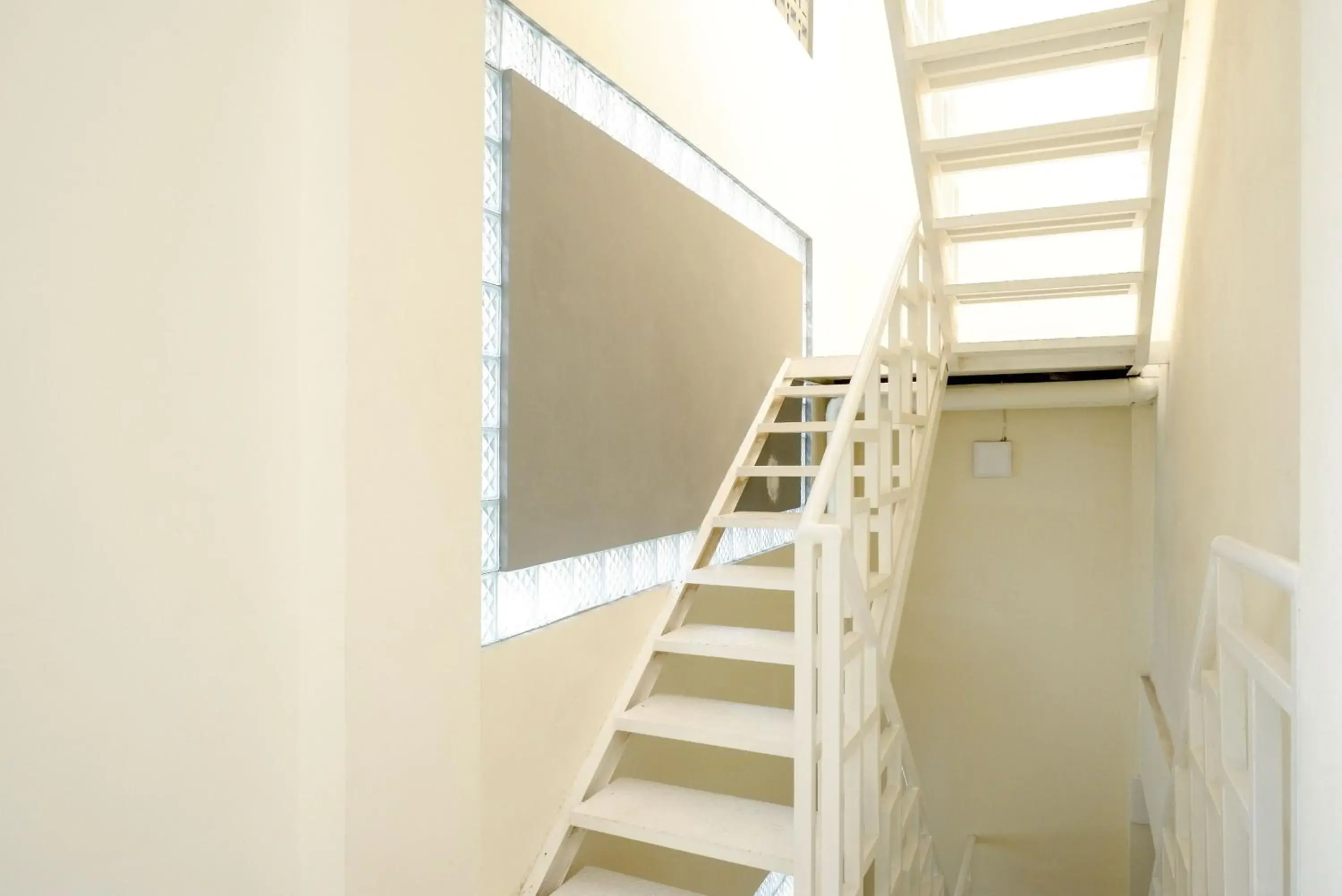 Property building in RedDoorz Plus near Pasar Gede Solo Property building in RedDoorz Plus near Pasar Gede Solo