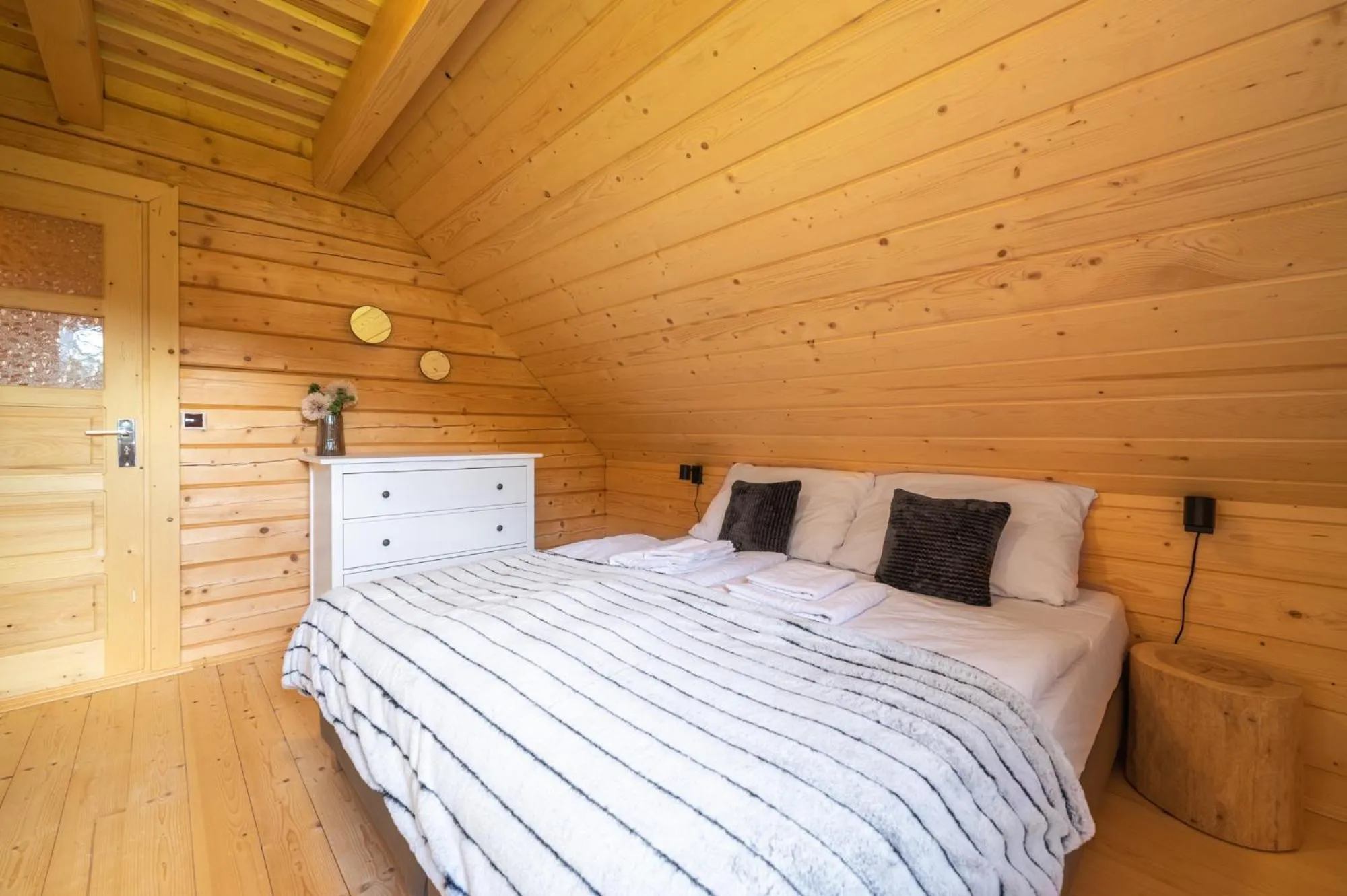 Bedroom, Bed in Dvě chalupy - Velké Karlovice