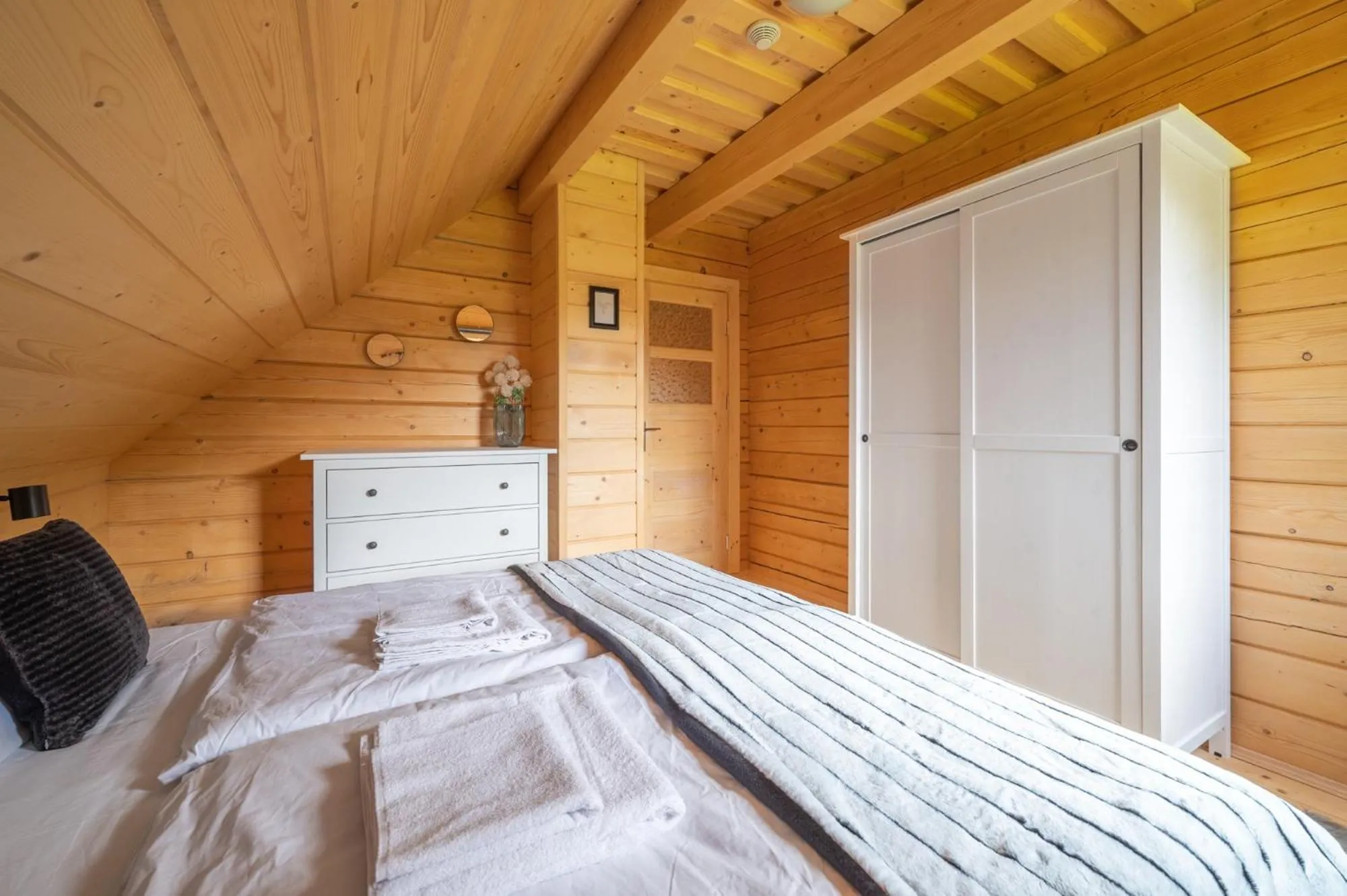Bedroom, Bed in Dvě chalupy - Velké Karlovice