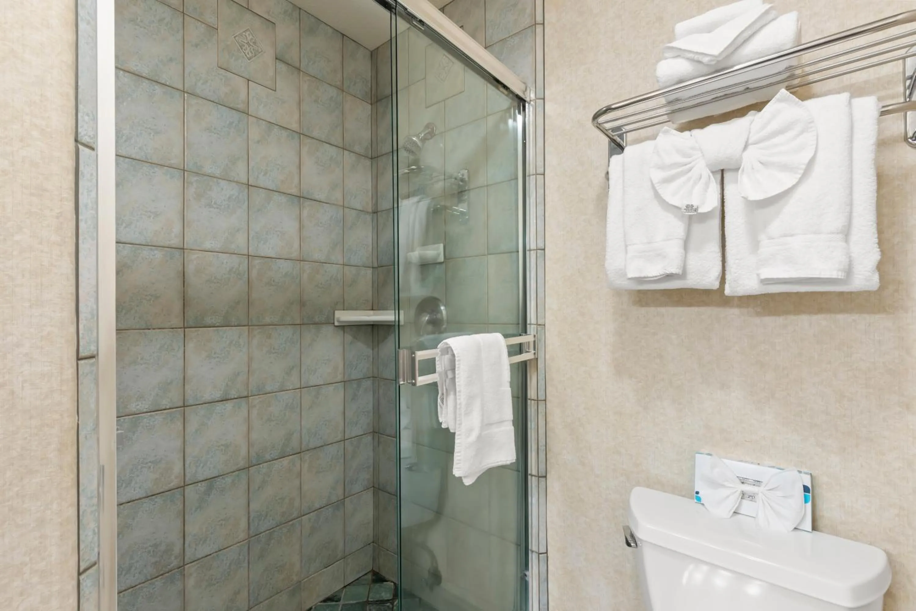 Bathroom in Beachcomber Motel