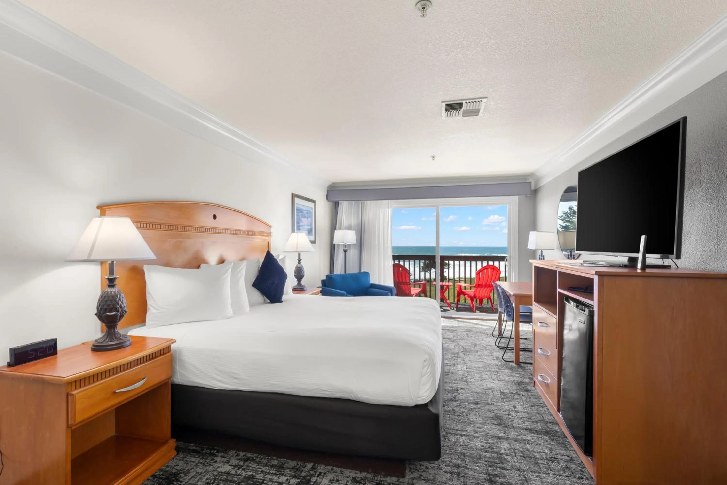 Bedroom, Bed in Beachcomber Motel