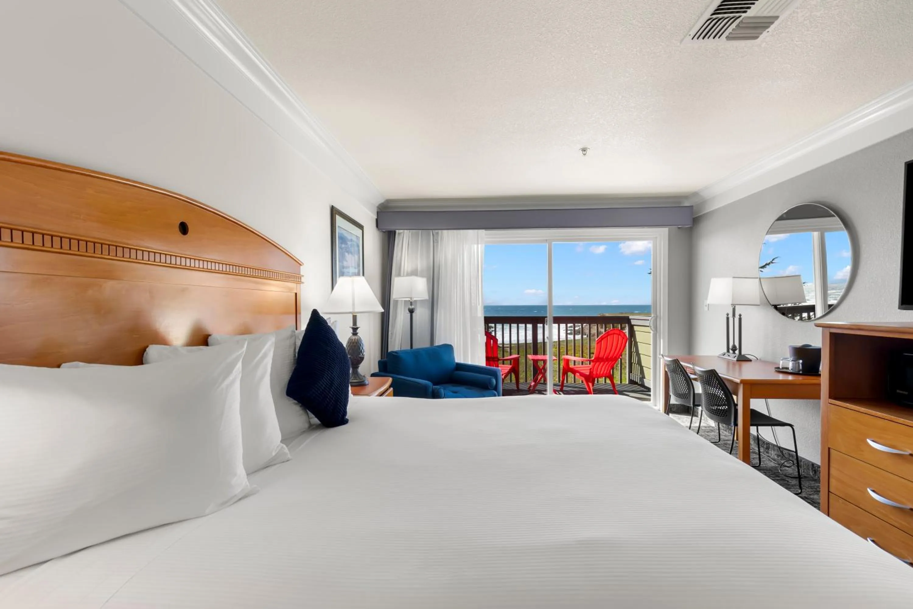 Bedroom, Bed in Beachcomber Motel