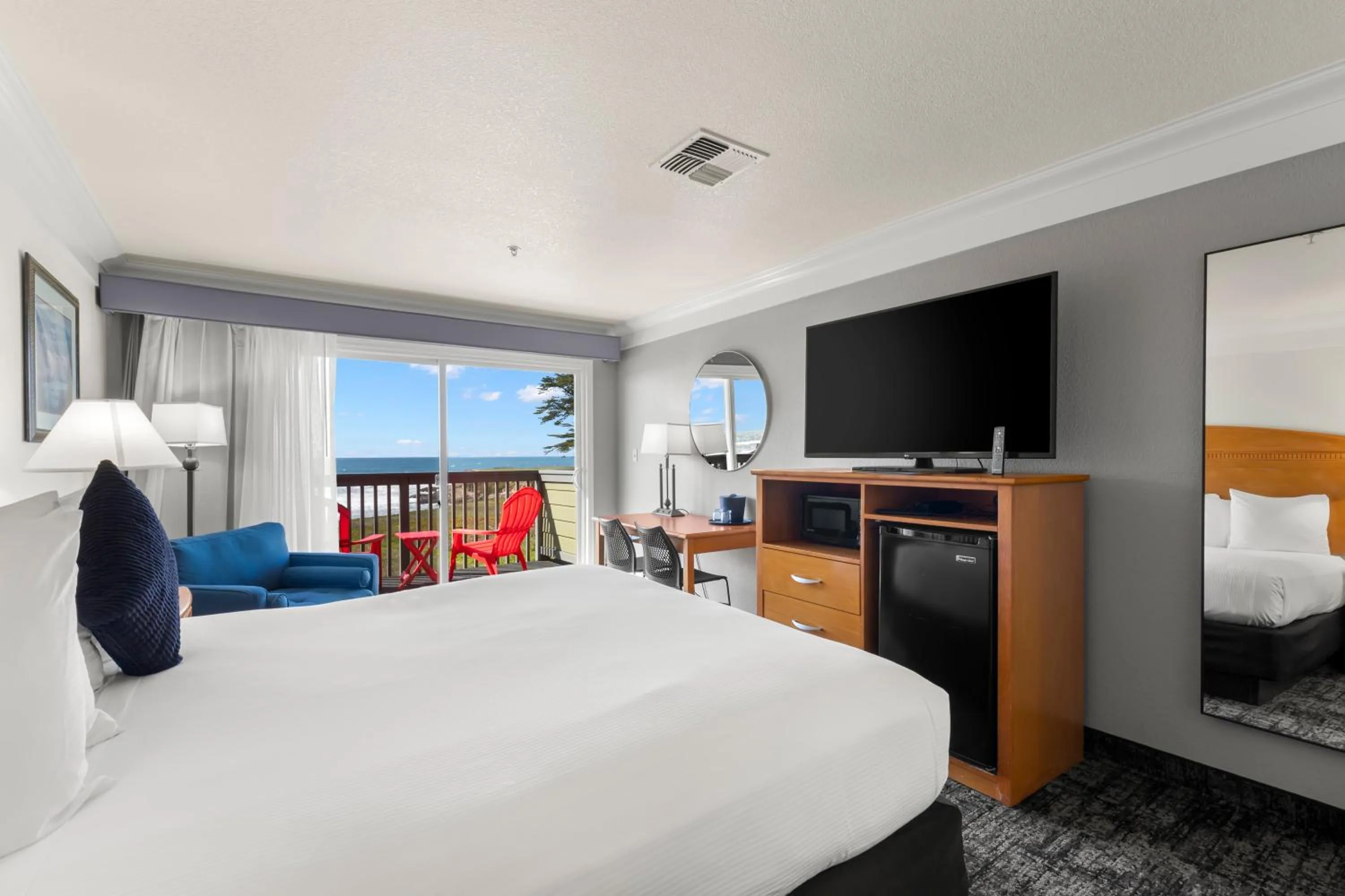 Bed in Beachcomber Motel