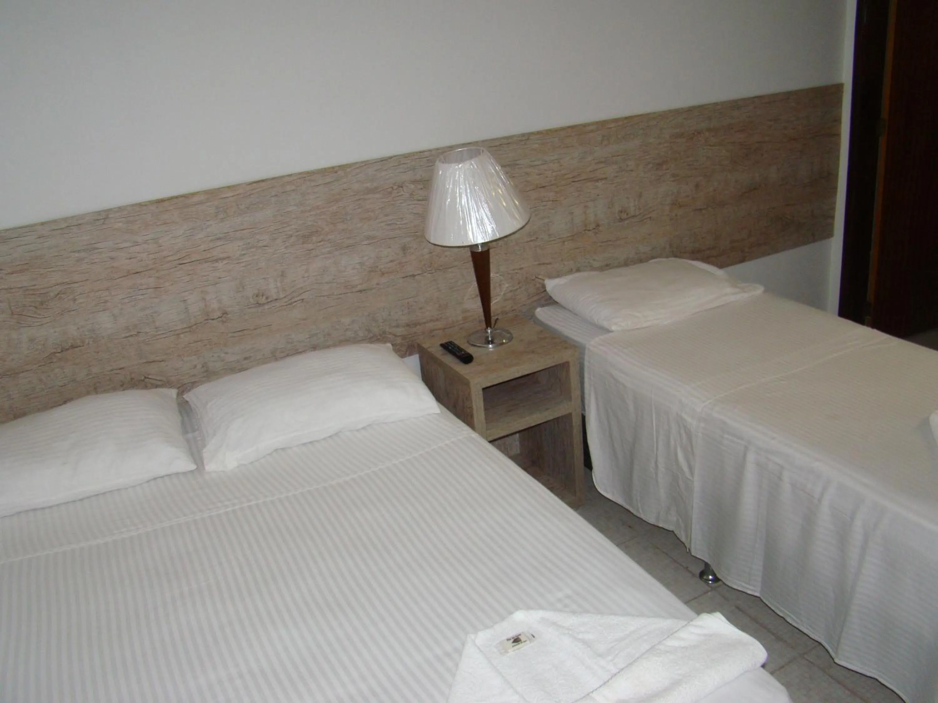 Double or Twin Room with Air Conditioning - single occupancy in Pousada Solaris
