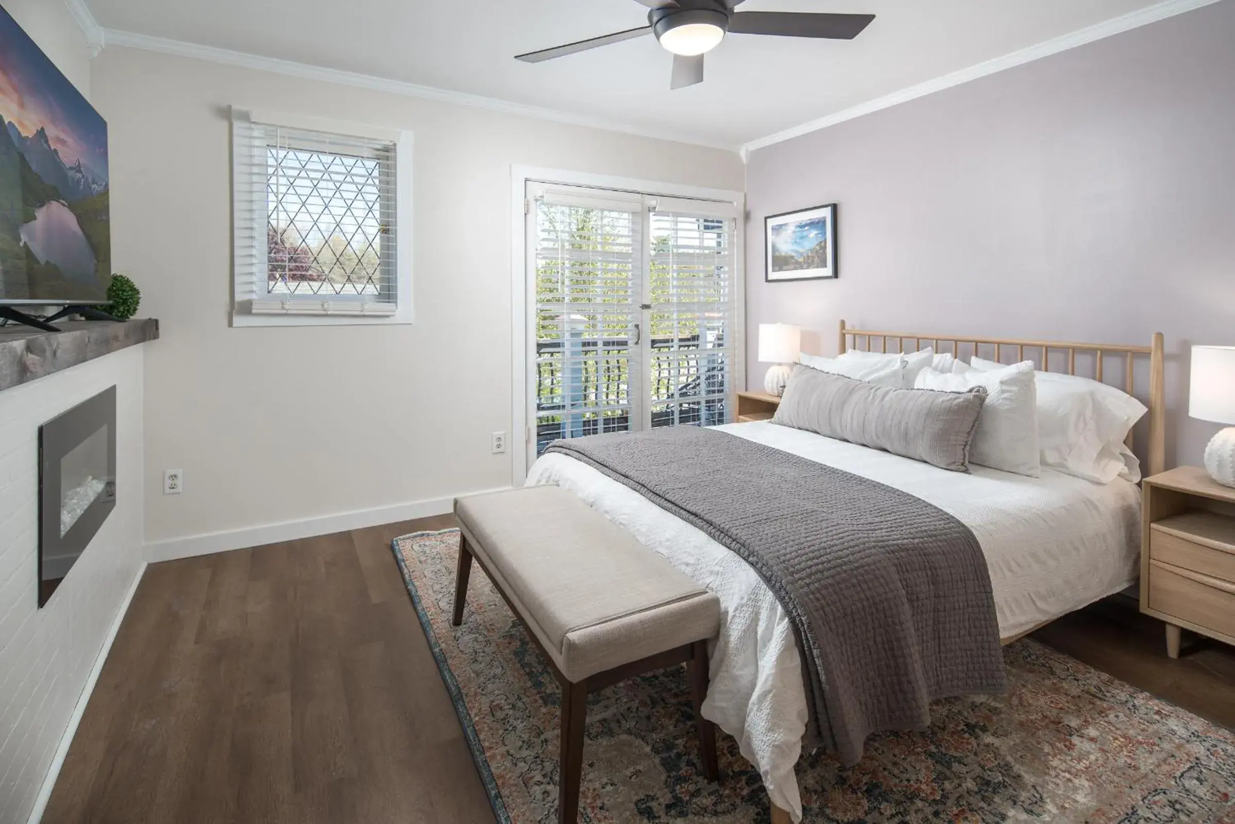 Queen Room with Balcony in The Victorian Inn Blowing Rock Queen Room with Balcony in The Victorian Inn Blowing Rock