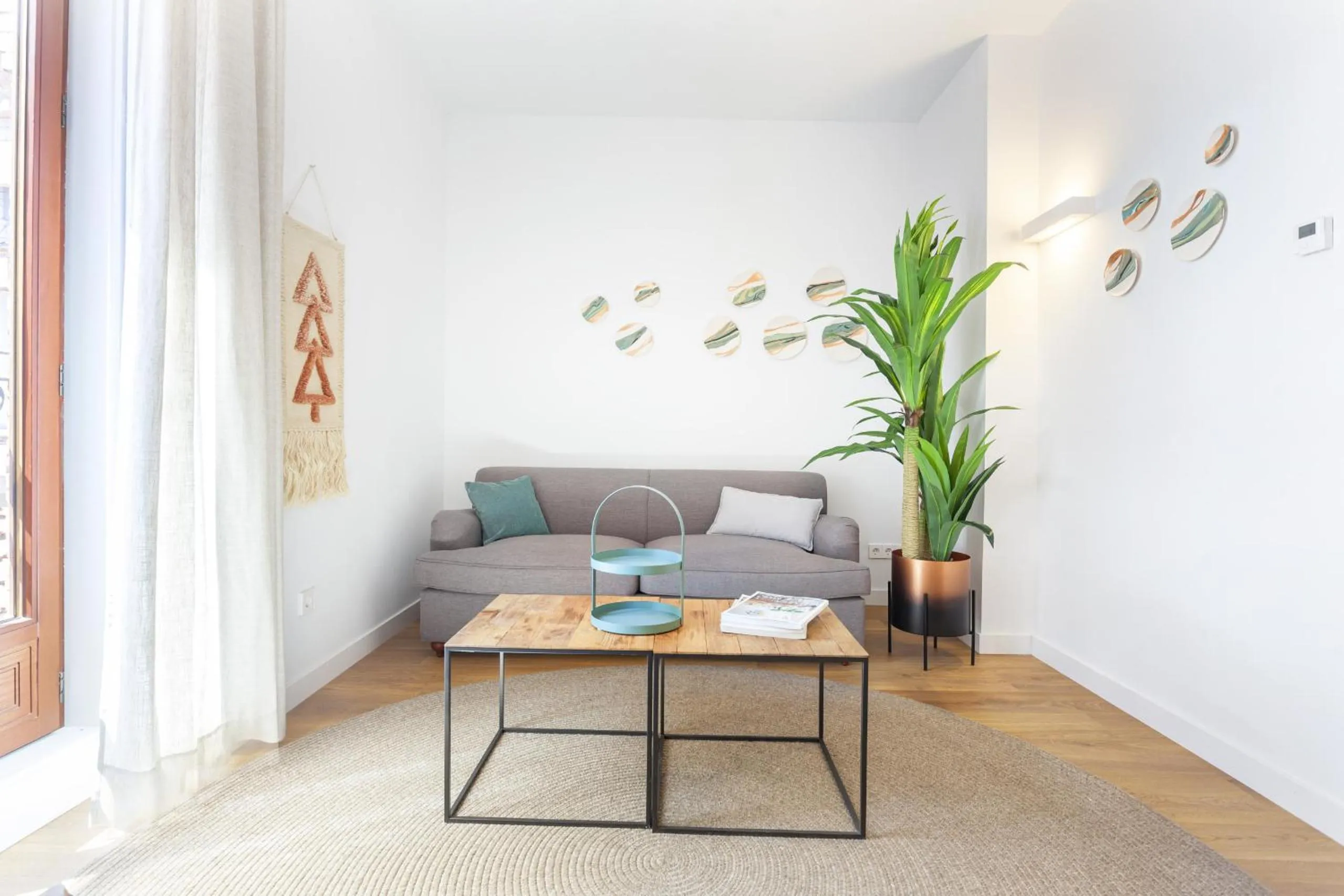Communal lounge/ TV room in Bellas Artes en Madrid
