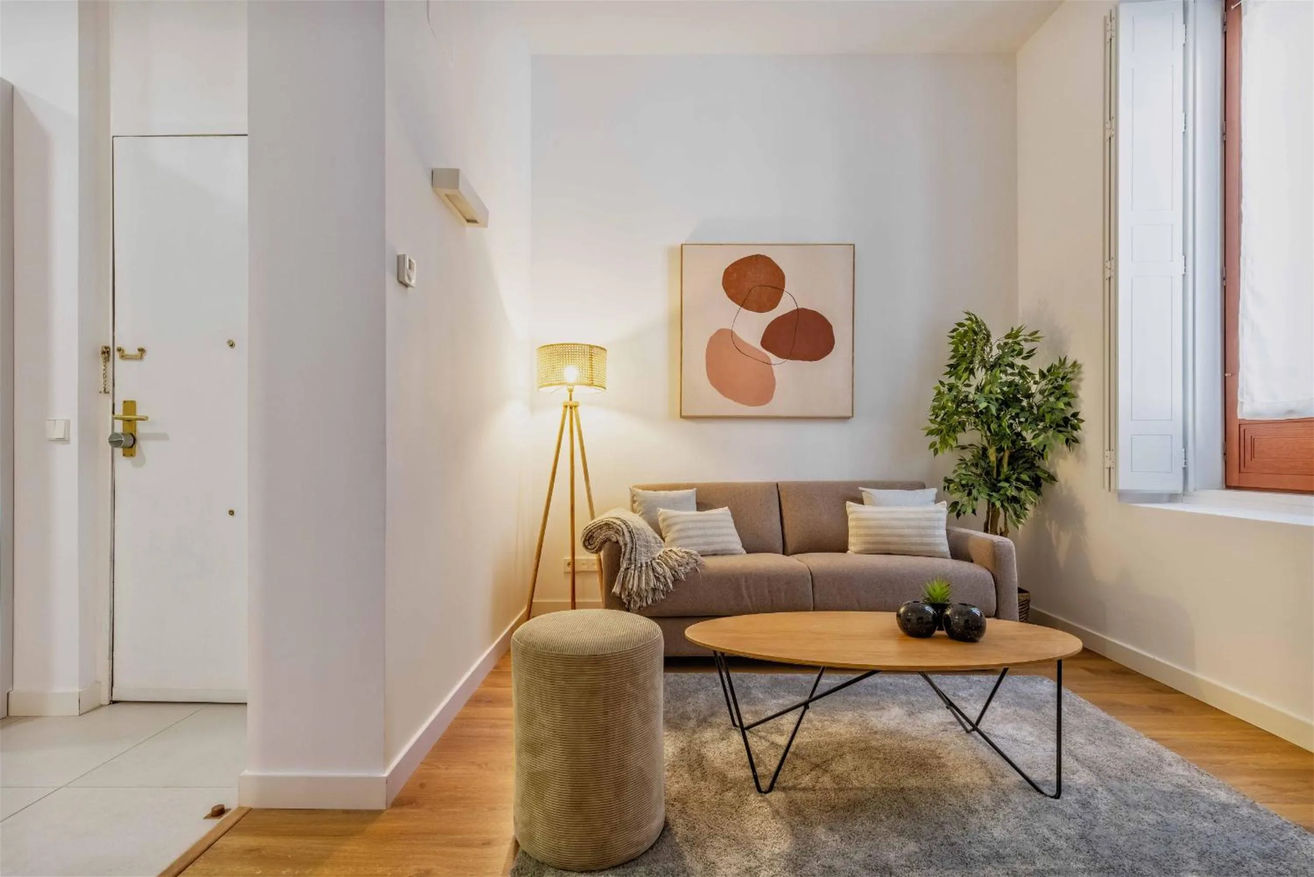 Communal lounge/ TV room in Bellas Artes en Madrid