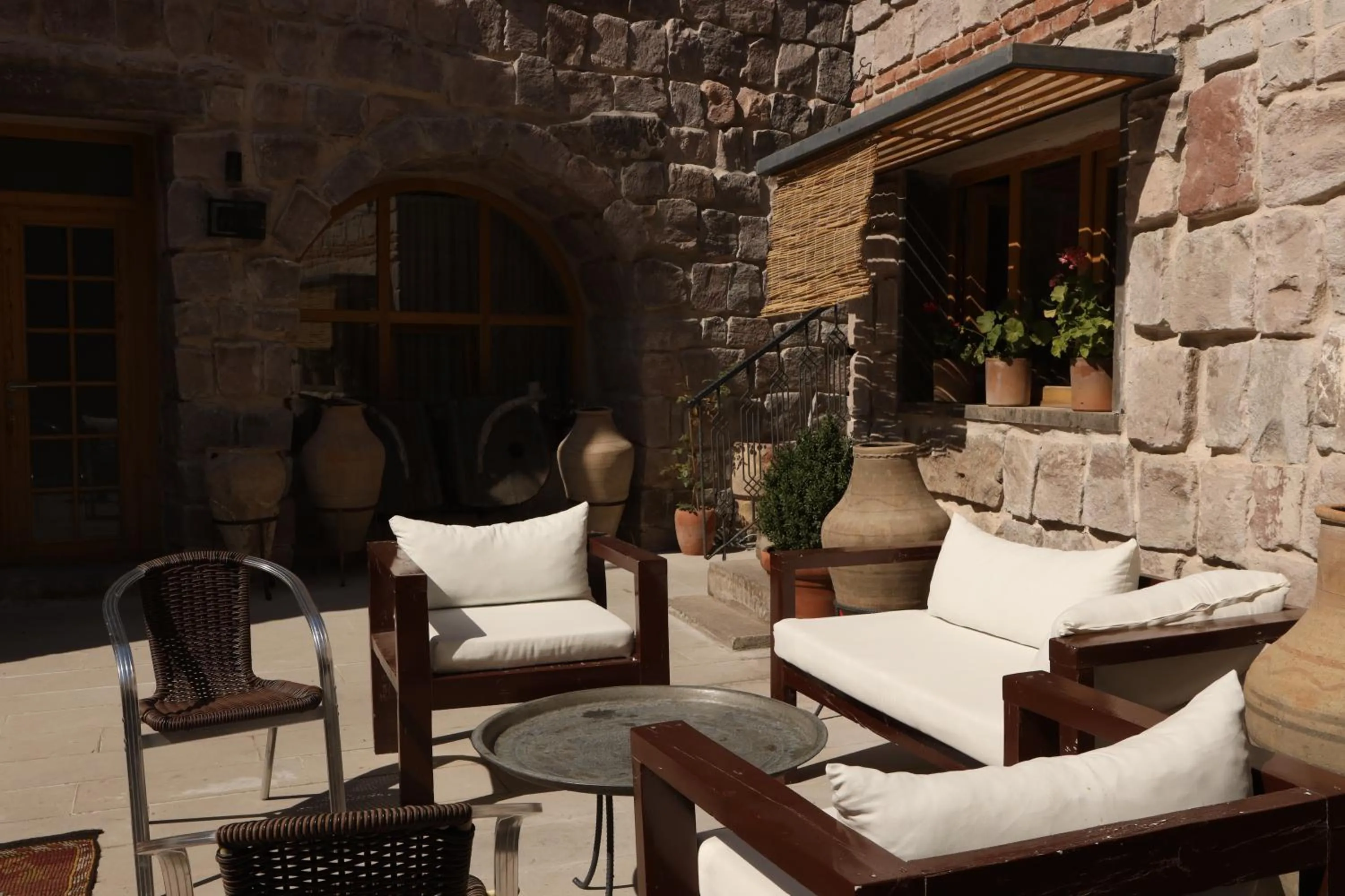 Patio in Pinhan Cave Suites