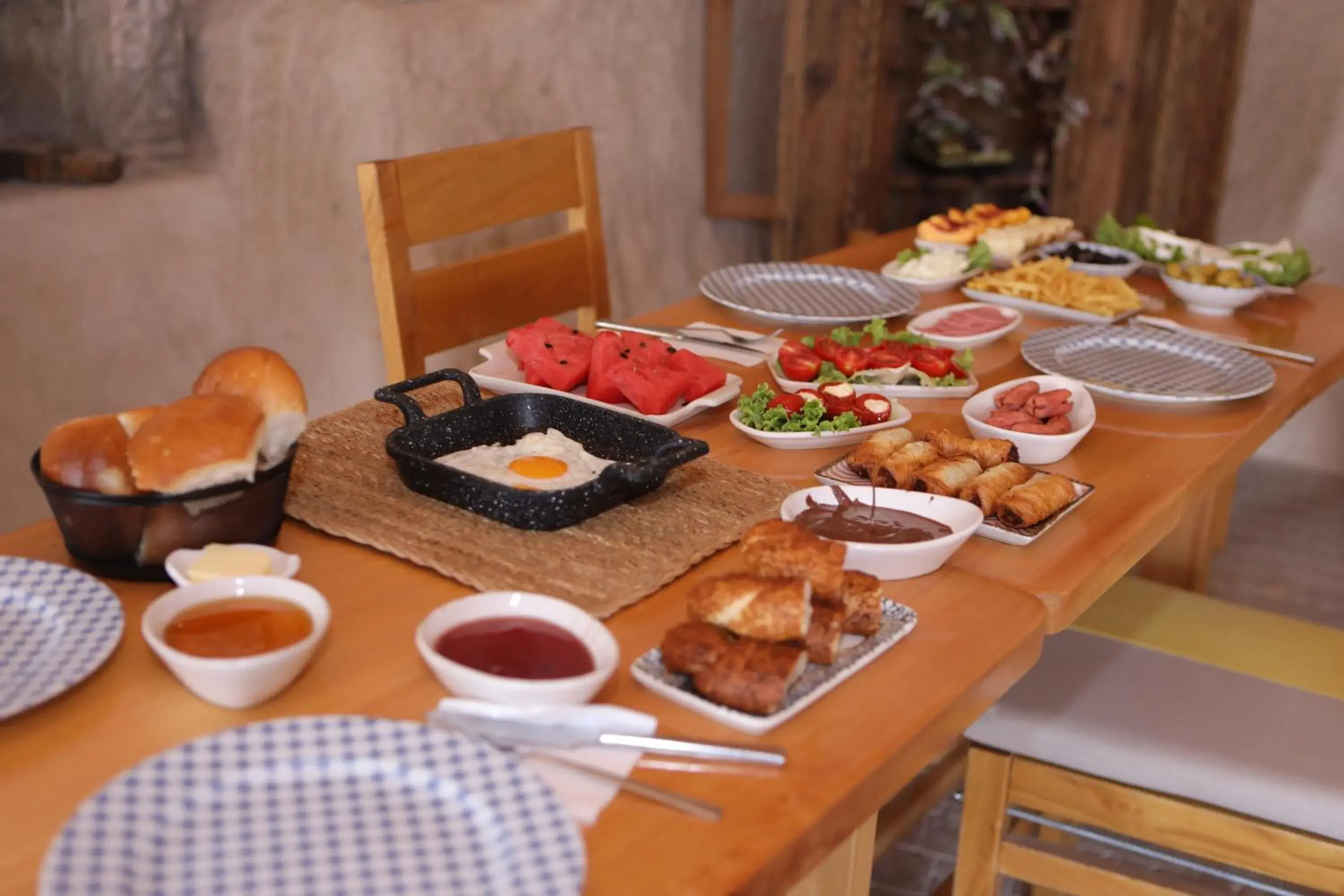 Breakfast in Pinhan Cave Suites Breakfast in Pinhan Cave Suites