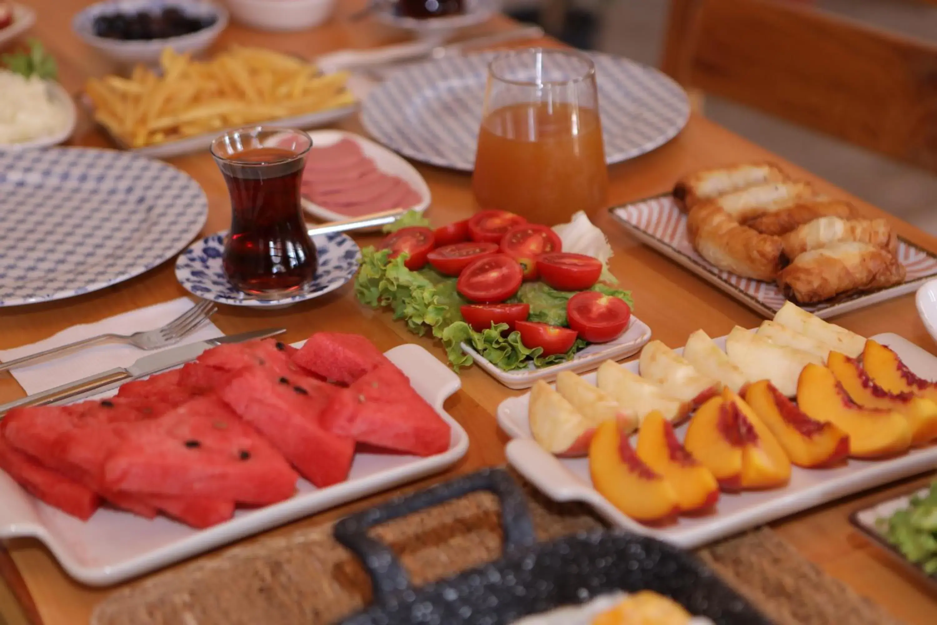 Breakfast in Pinhan Cave Suites Breakfast in Pinhan Cave Suites