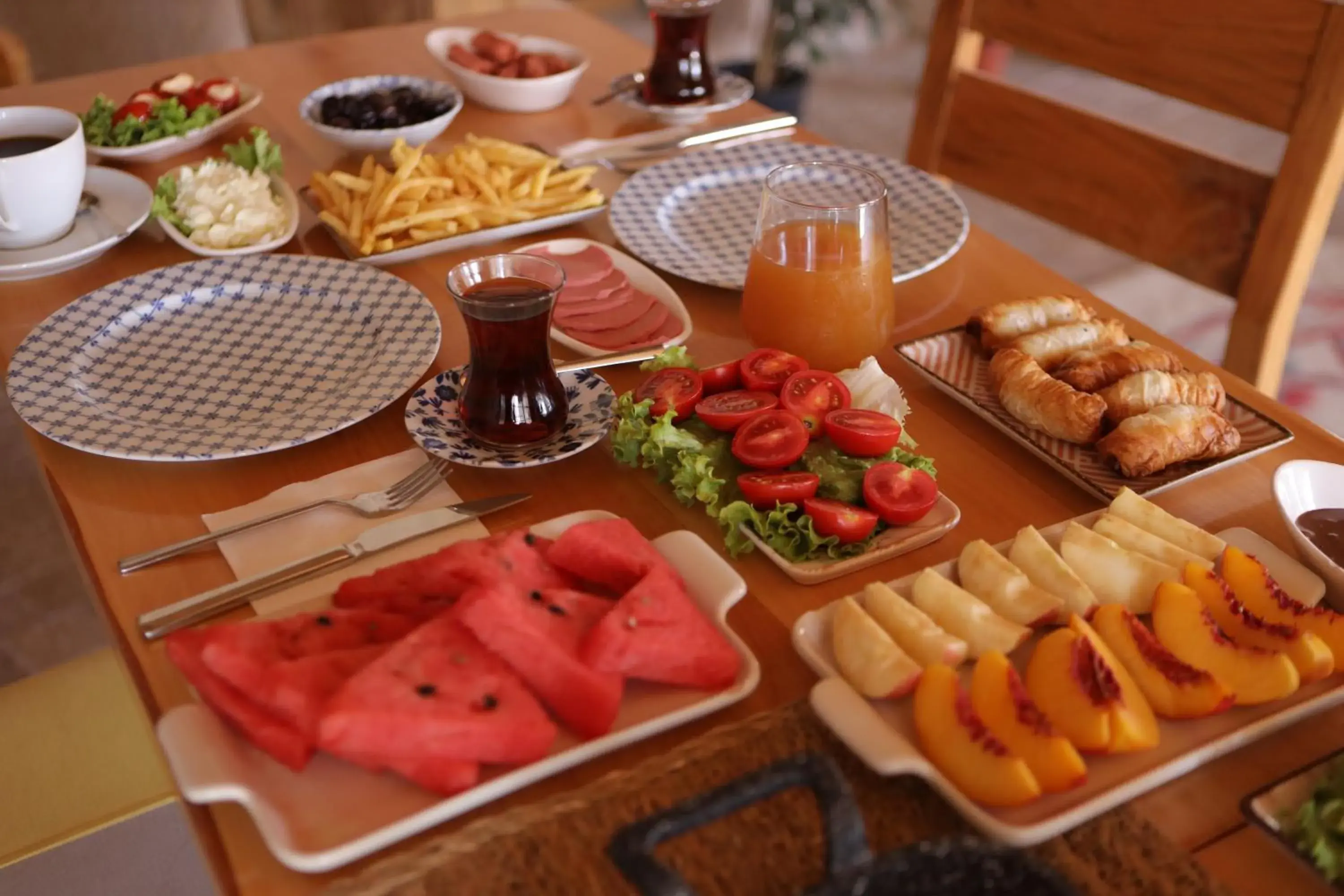 Breakfast in Pinhan Cave Suites Breakfast in Pinhan Cave Suites