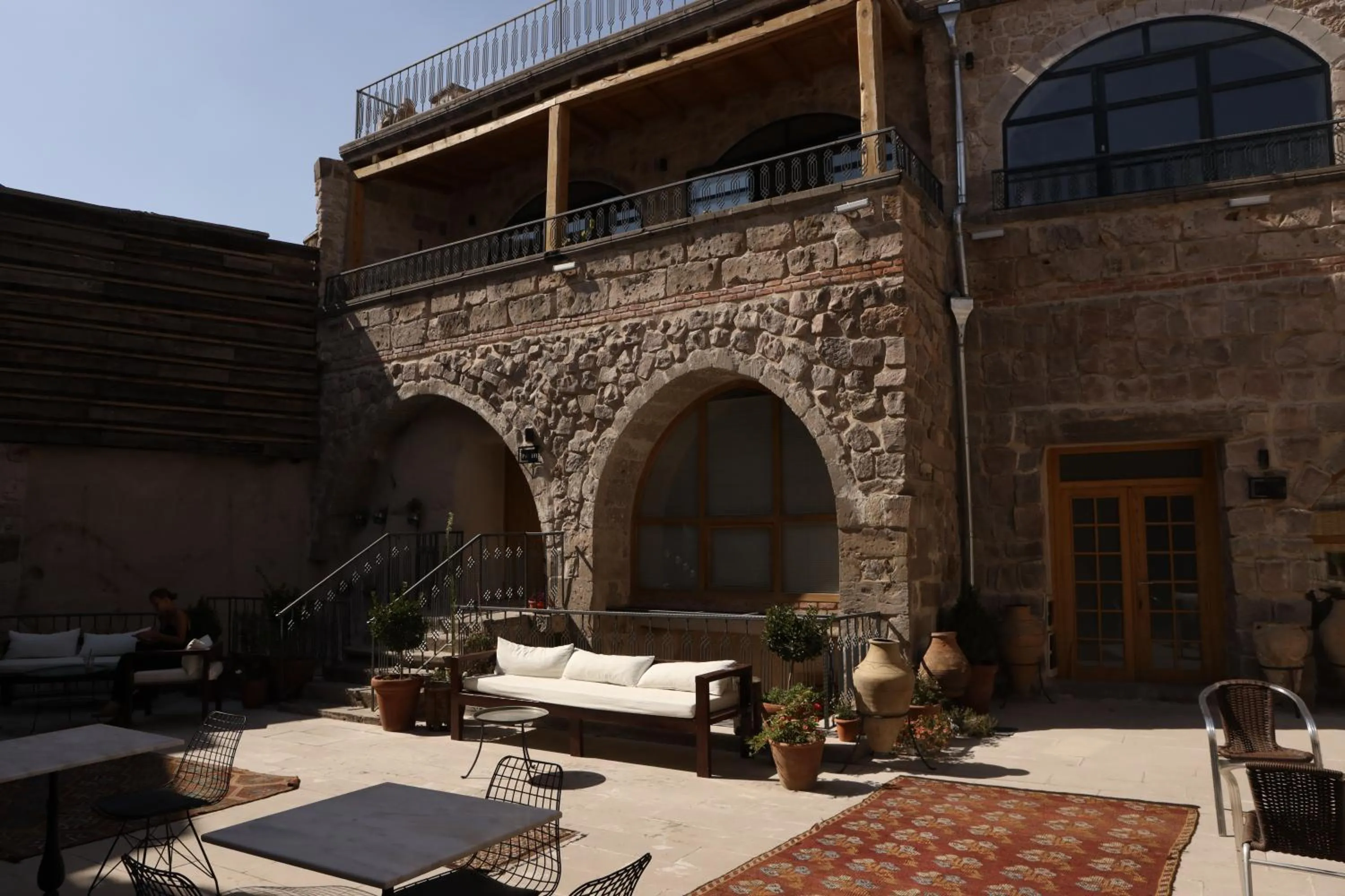 Patio in Pinhan Cave Suites