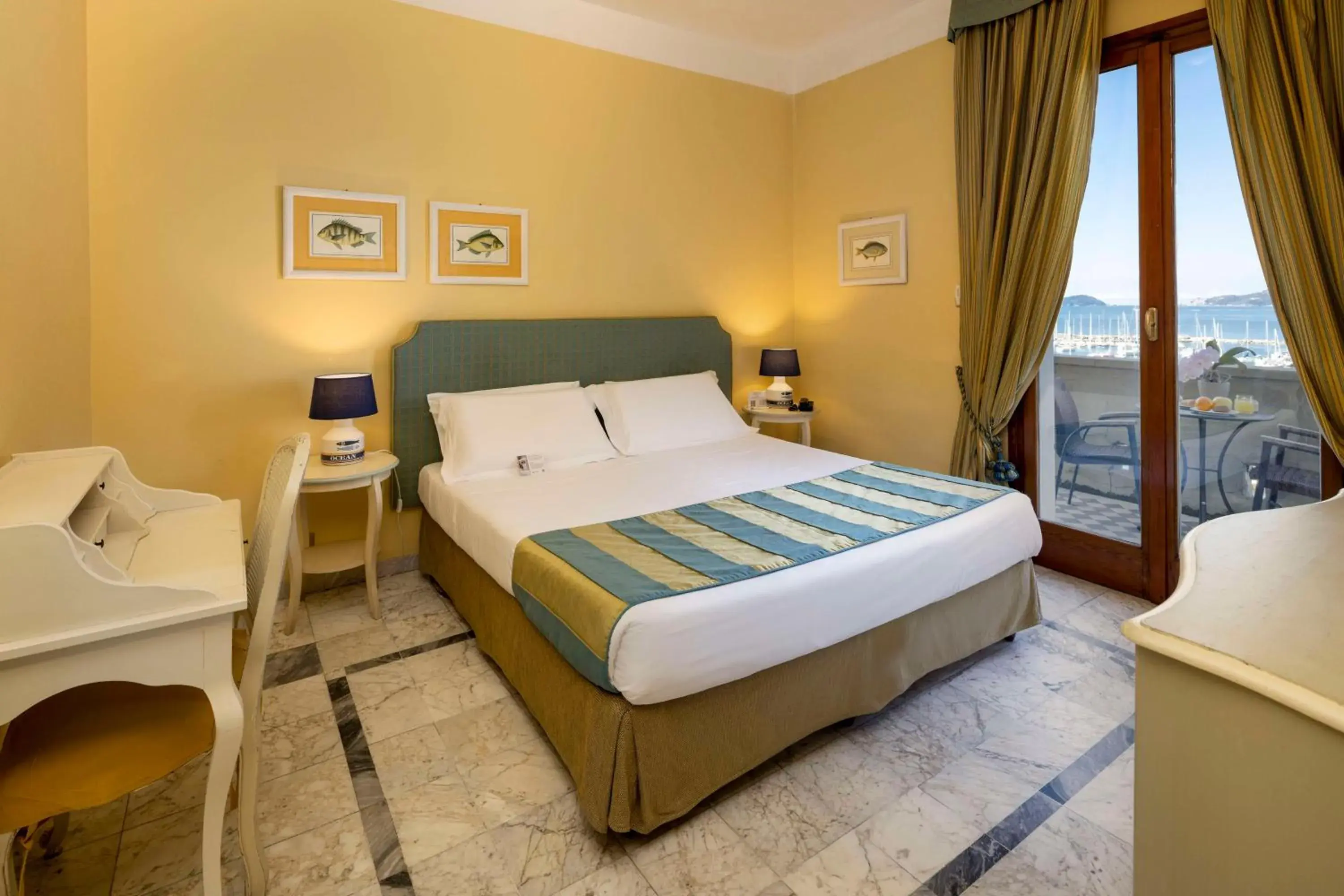 Bedroom, Bed in Hotel Shelley e delle Palme, BW Signature Collection Bedroom, Bed in Hotel Shelley e delle Palme, BW Signature Collection