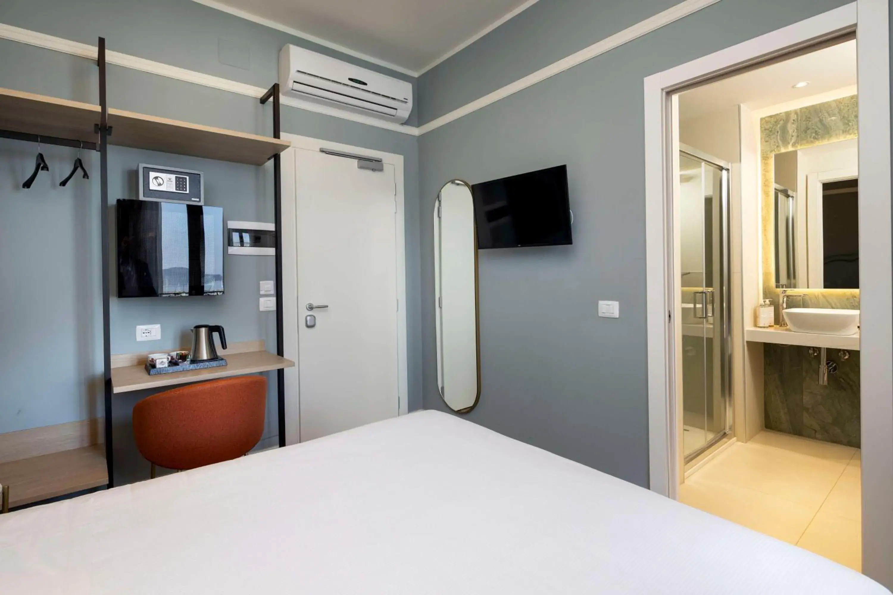 Bedroom, Bed in Hotel Shelley e delle Palme, BW Signature Collection Bedroom, Bed in Hotel Shelley e delle Palme, BW Signature Collection