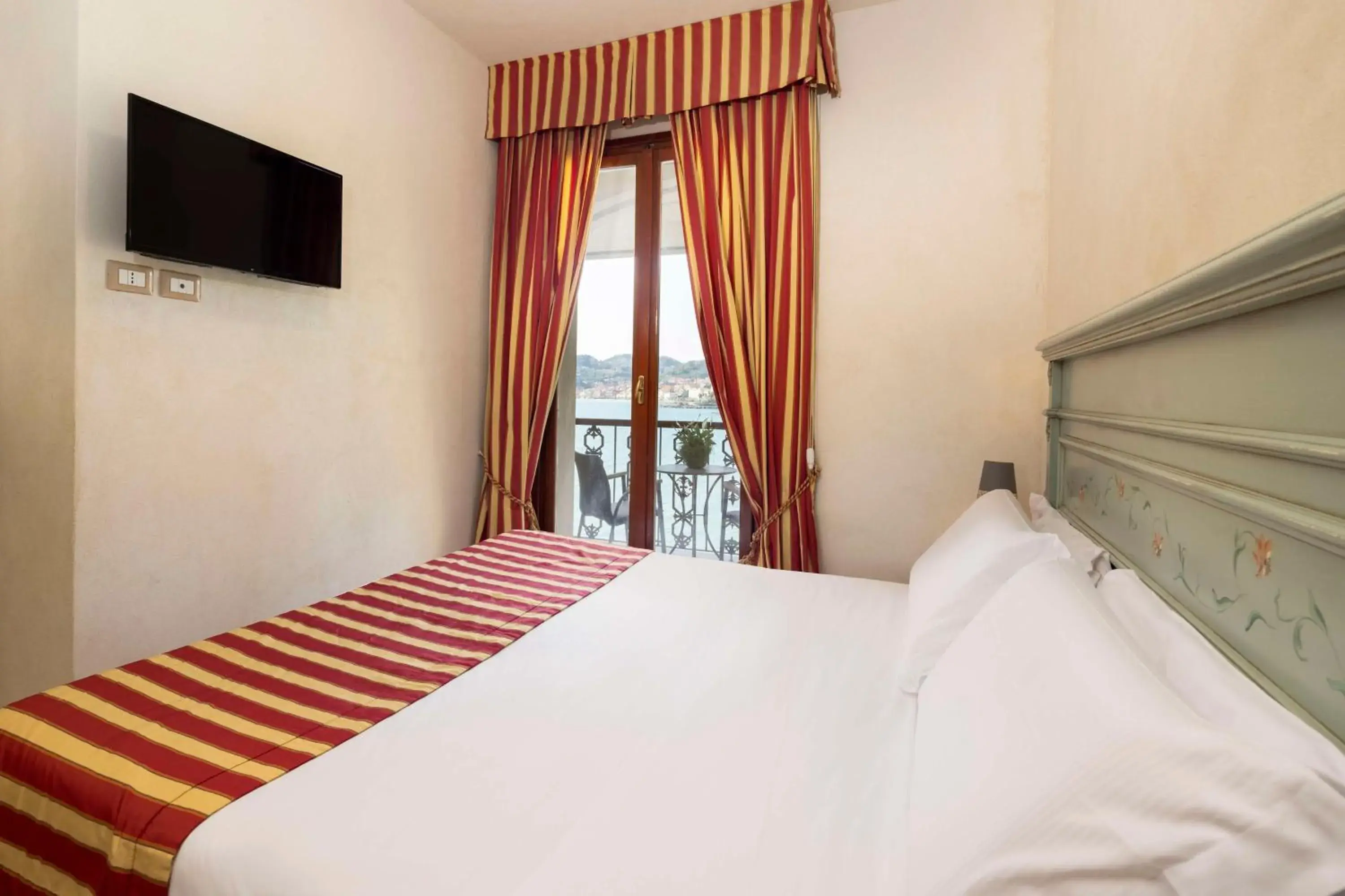 Bedroom, Bed in Hotel Shelley e delle Palme, BW Signature Collection Bedroom, Bed in Hotel Shelley e delle Palme, BW Signature Collection