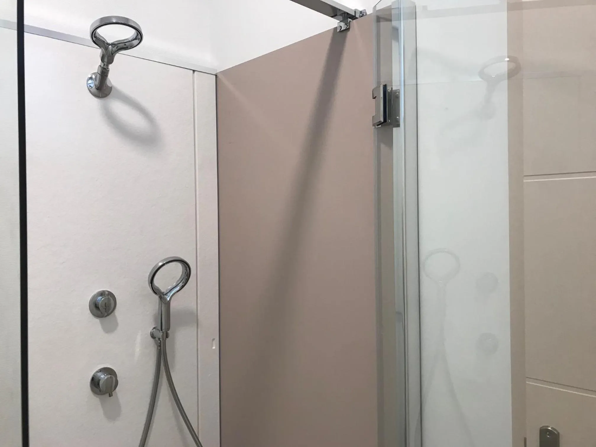 Shower in Auberge Ti'gousket