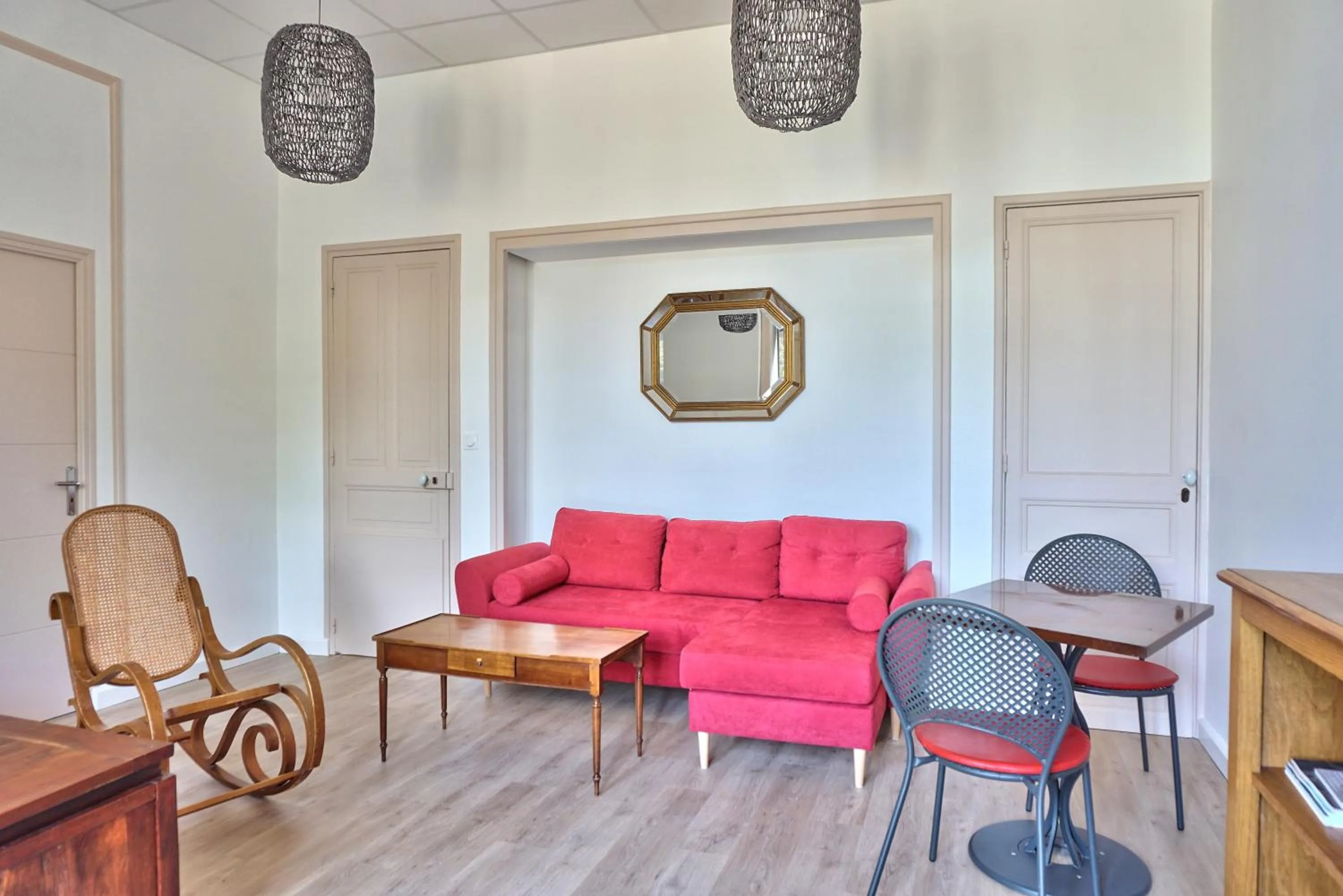 Communal lounge/ TV room in Auberge Ti'gousket