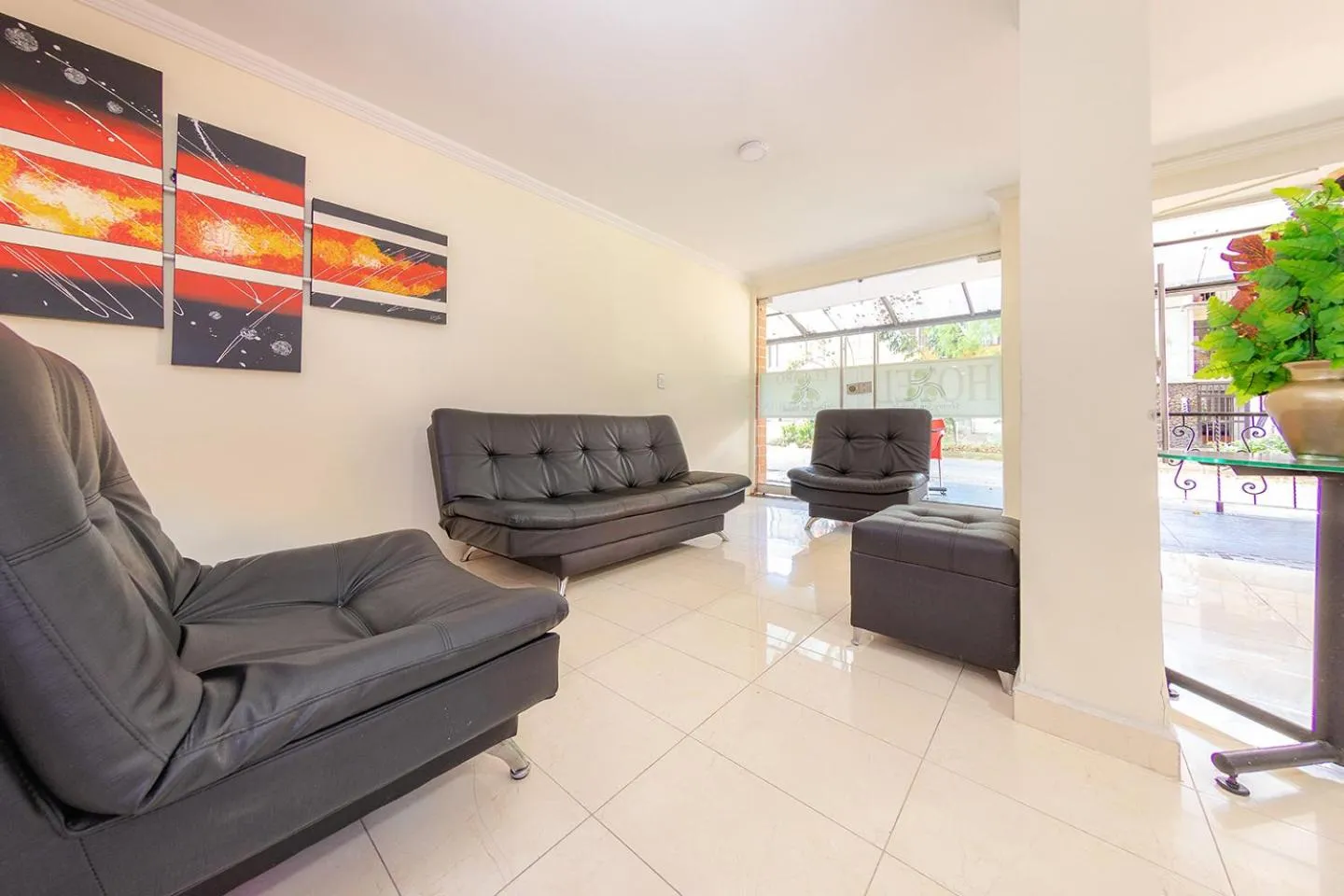 Property building in Hotel Verony San Joaquin