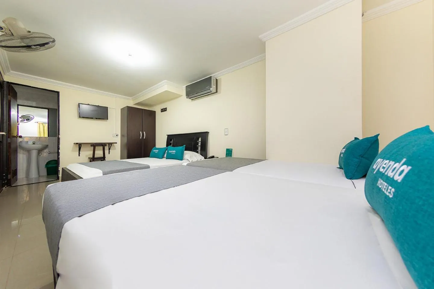 Bed in Hotel Verony San Joaquin