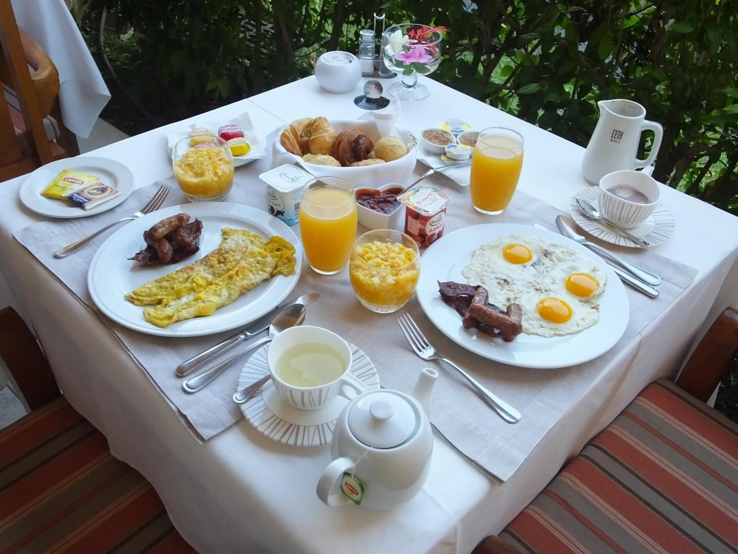 American breakfast in Tiki Hôtel - Hôtel d'application du Lycée de Tahiti