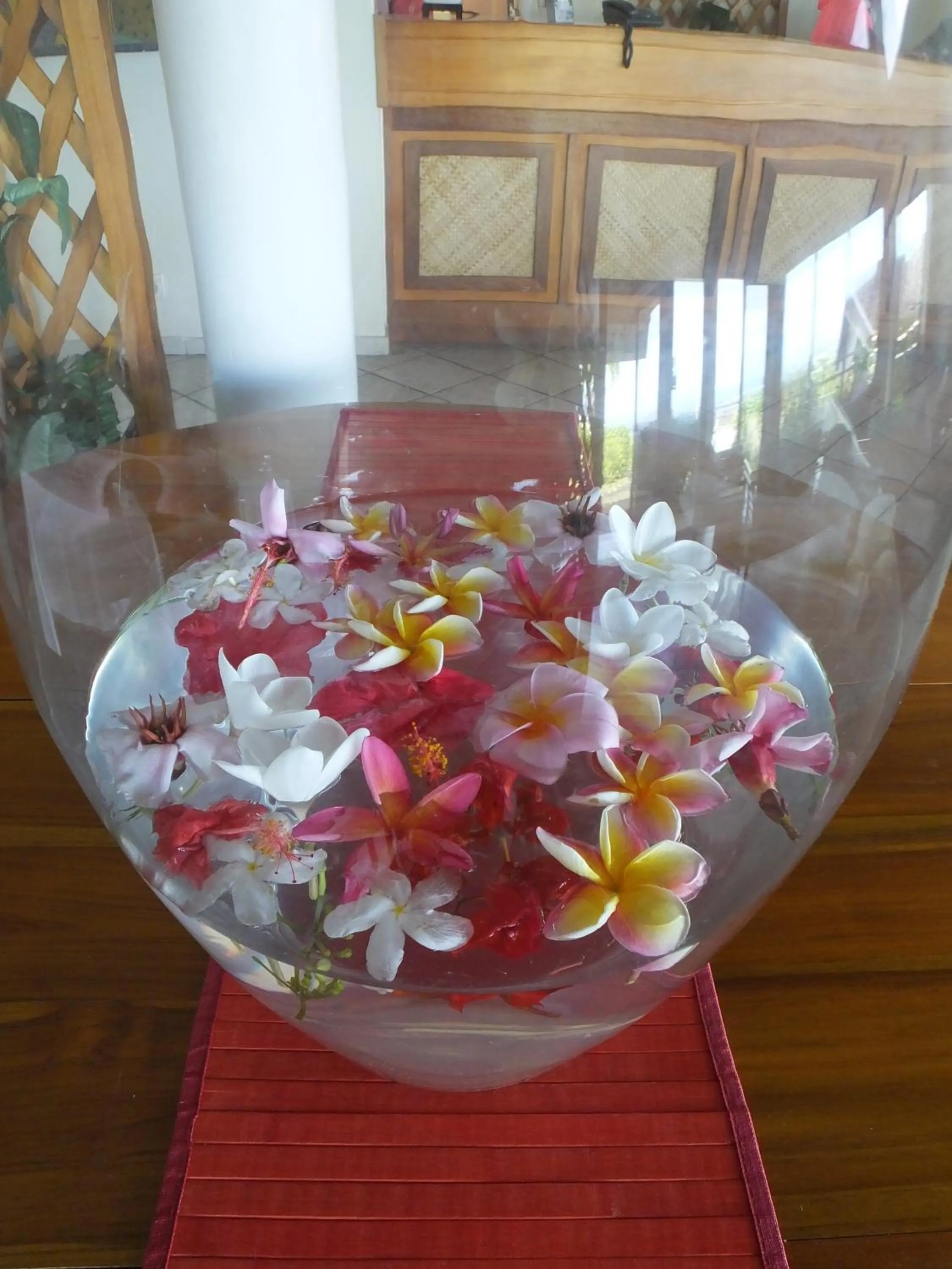 Decorative detail in Tiki Hôtel - Hôtel d'application du Lycée de Tahiti