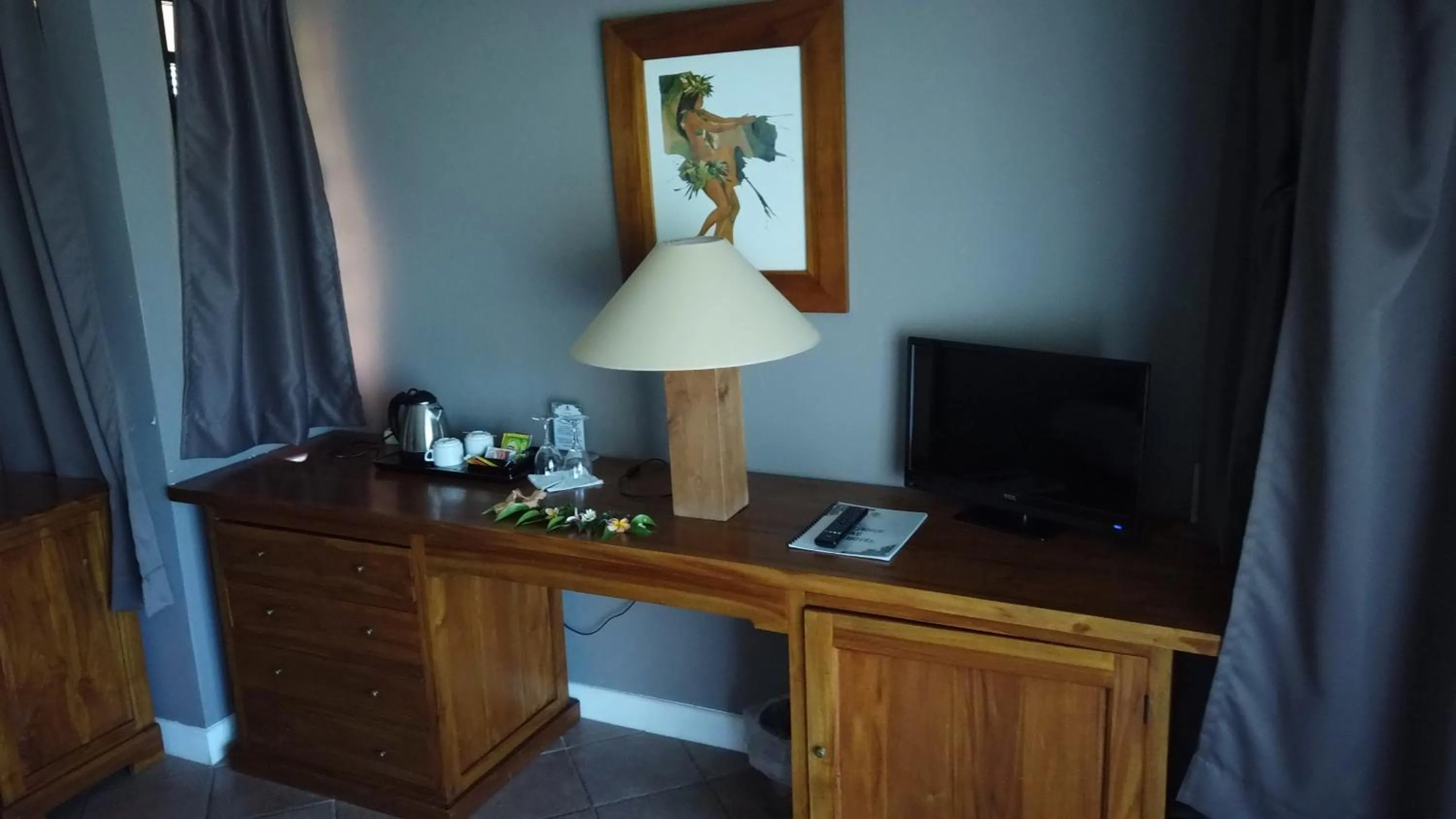 TV and multimedia in Tiki Hôtel - Hôtel d'application du Lycée de Tahiti